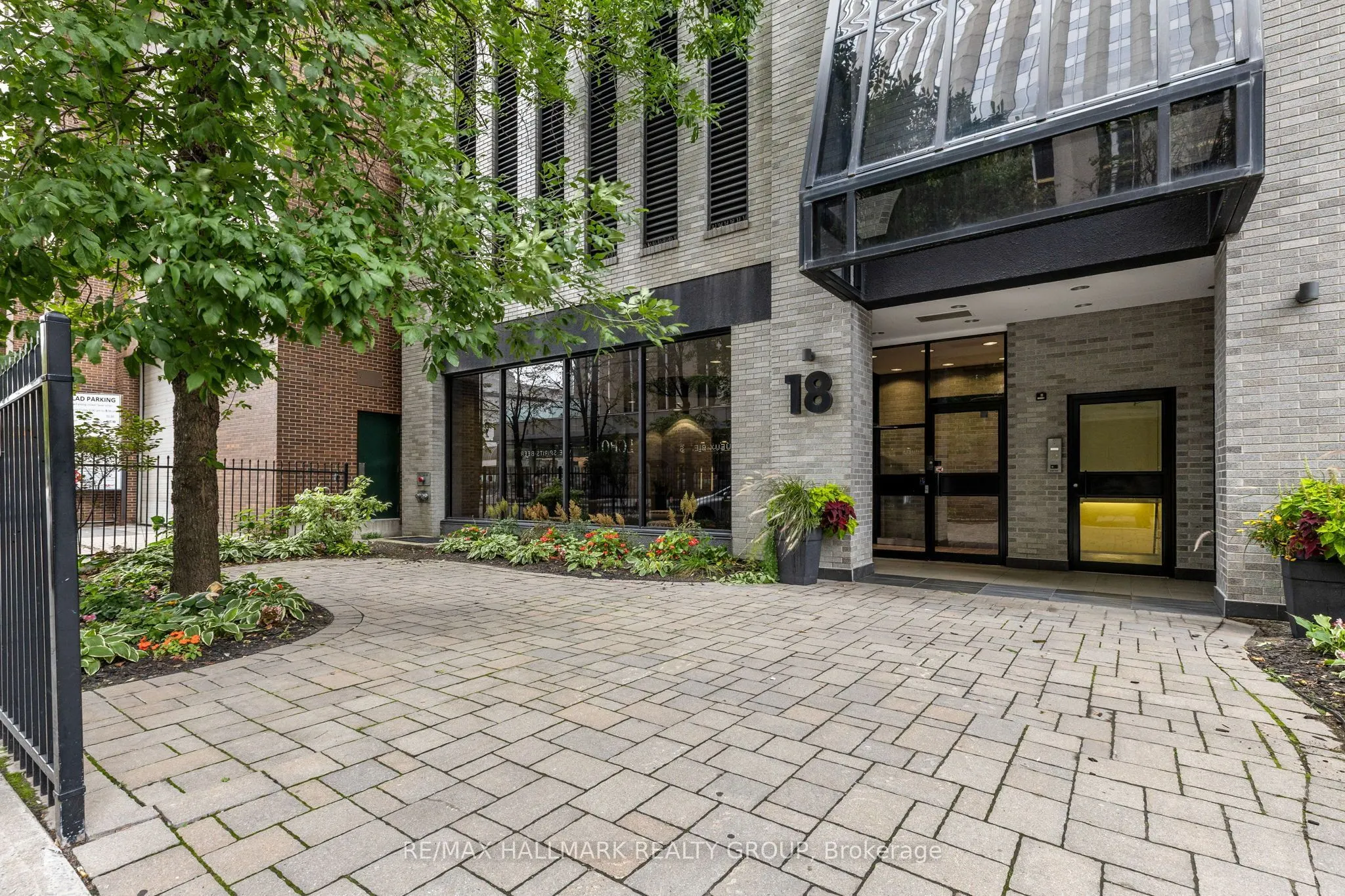 18 Nepean Street #701