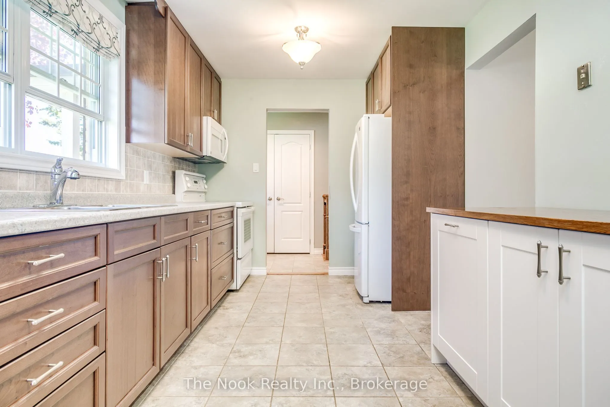 95 Peacock Boulevard