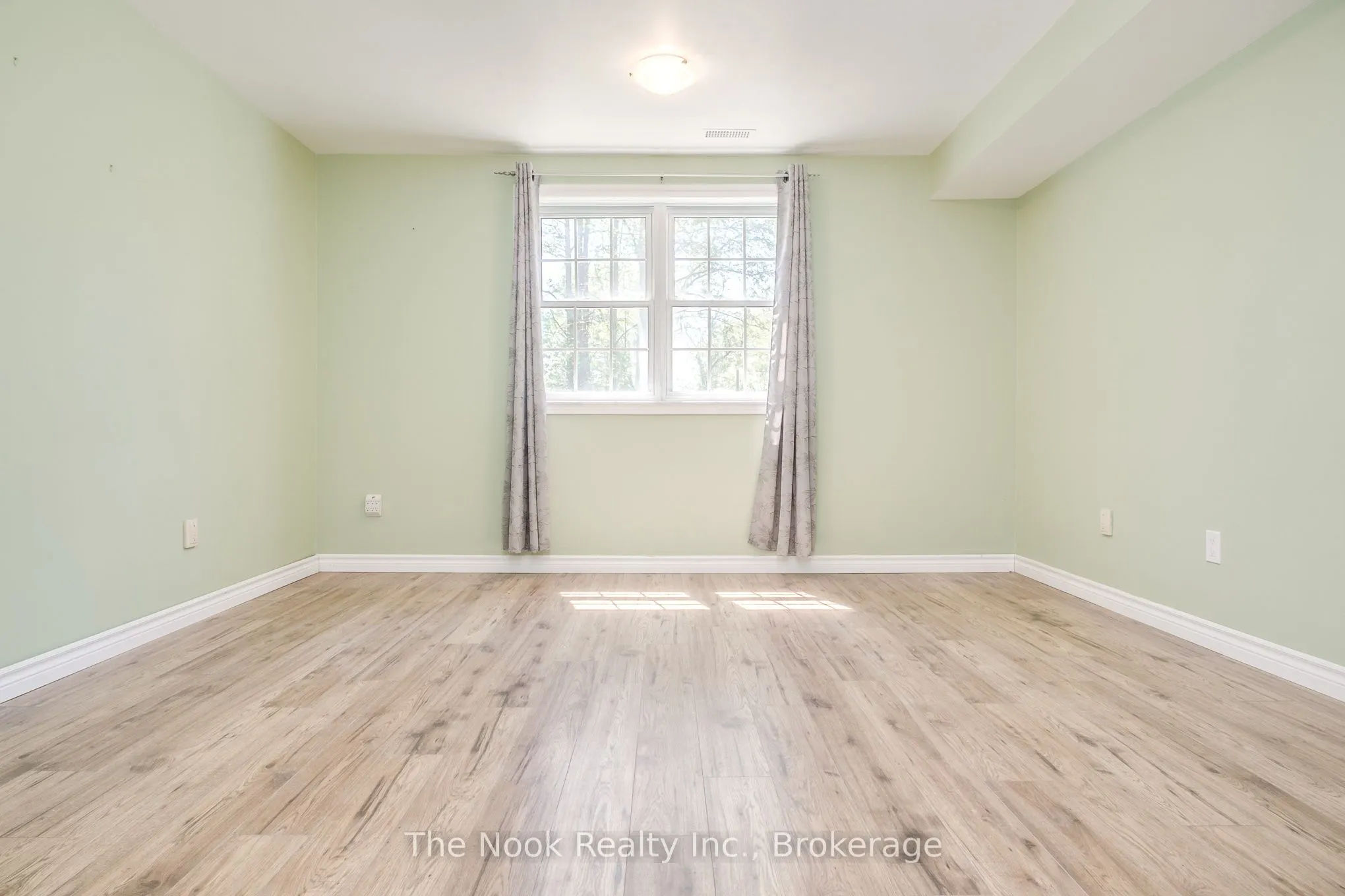 95 Peacock Boulevard
