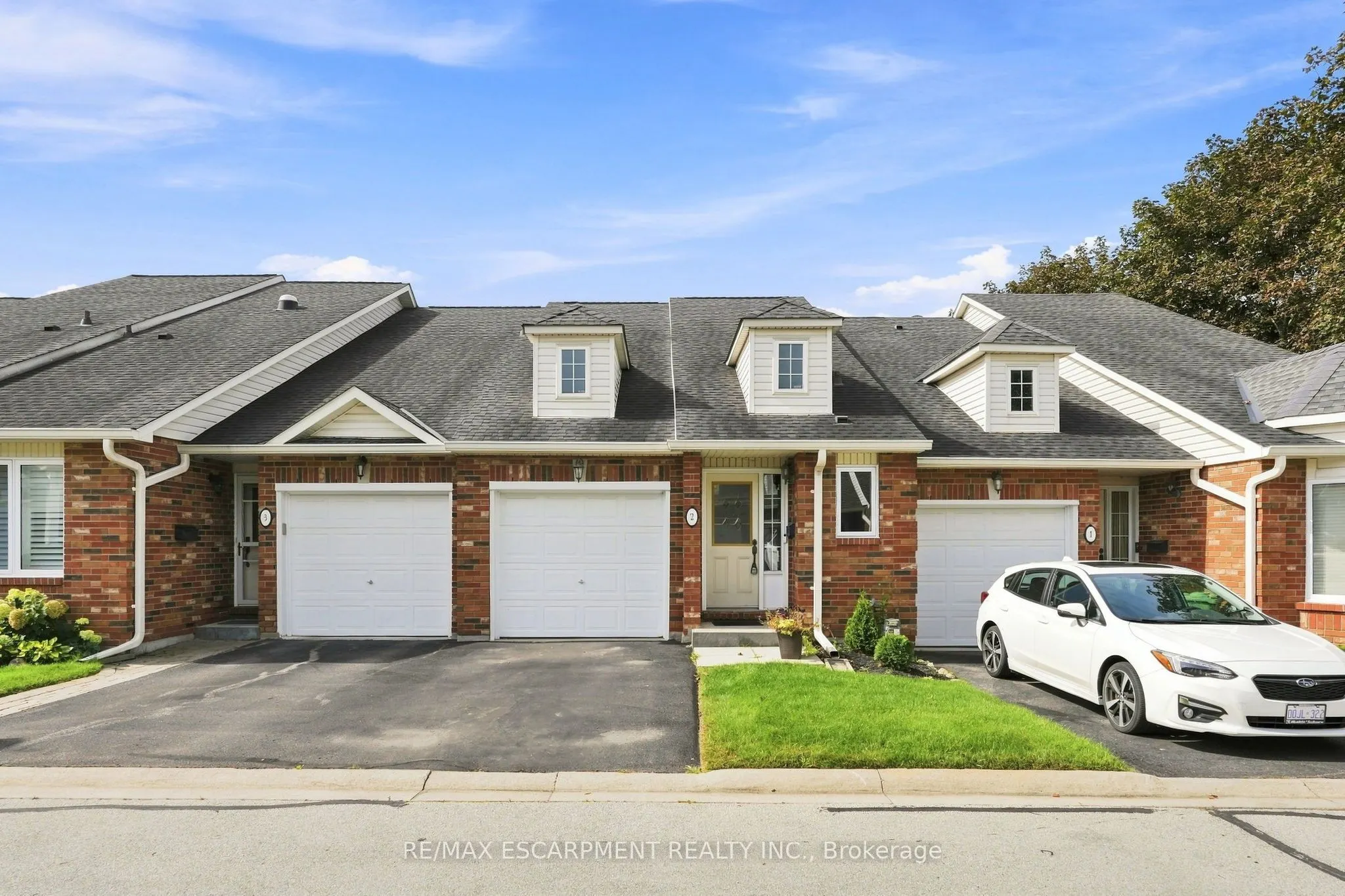 222 FELLOWES Crescent #2