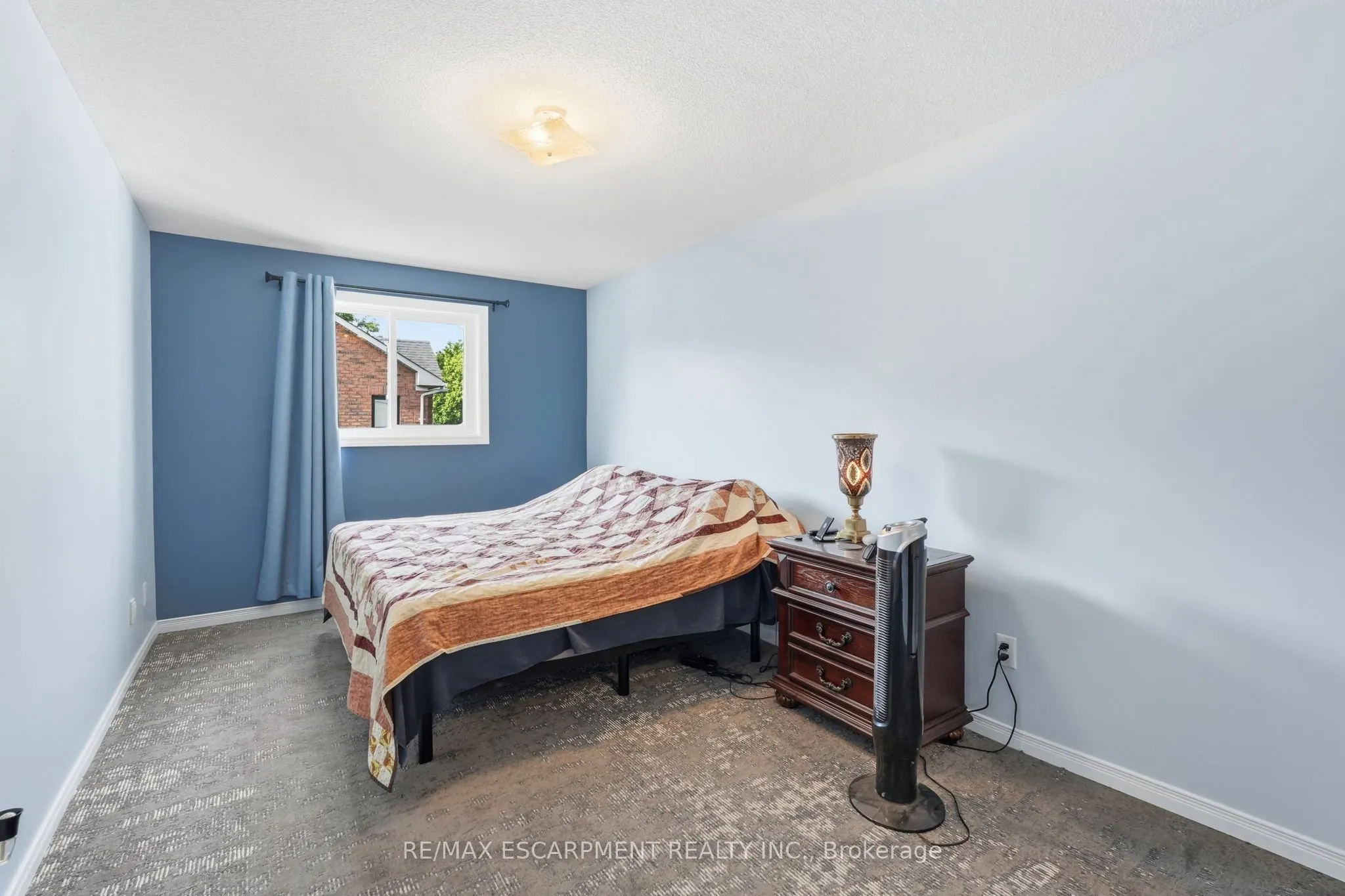222 FELLOWES Crescent #2