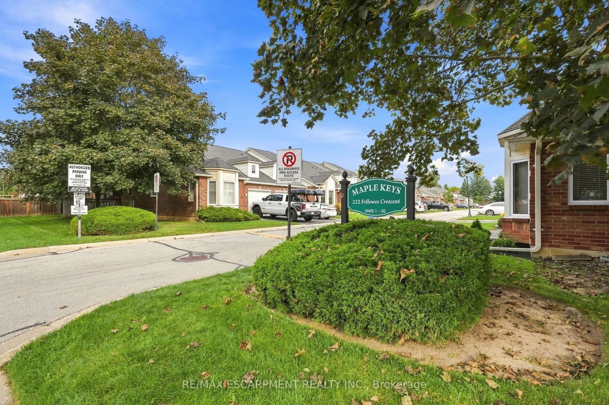 222 FELLOWES Crescent #2