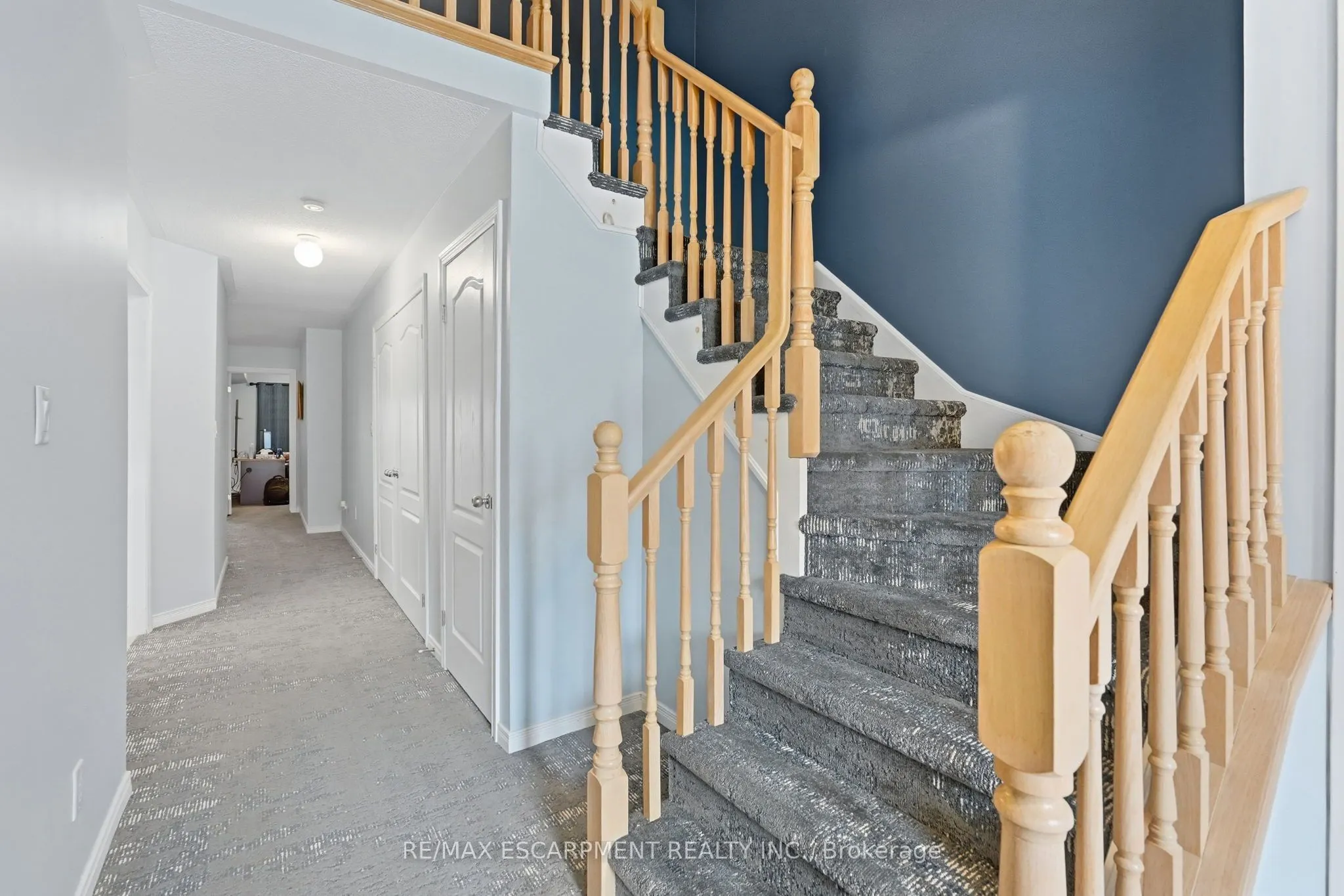 222 FELLOWES Crescent #2