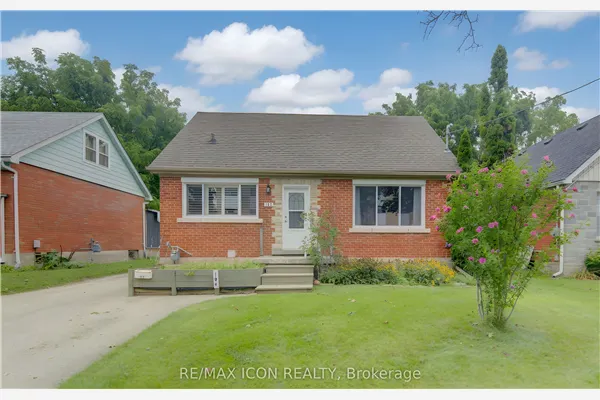 104 Mausser Avenue