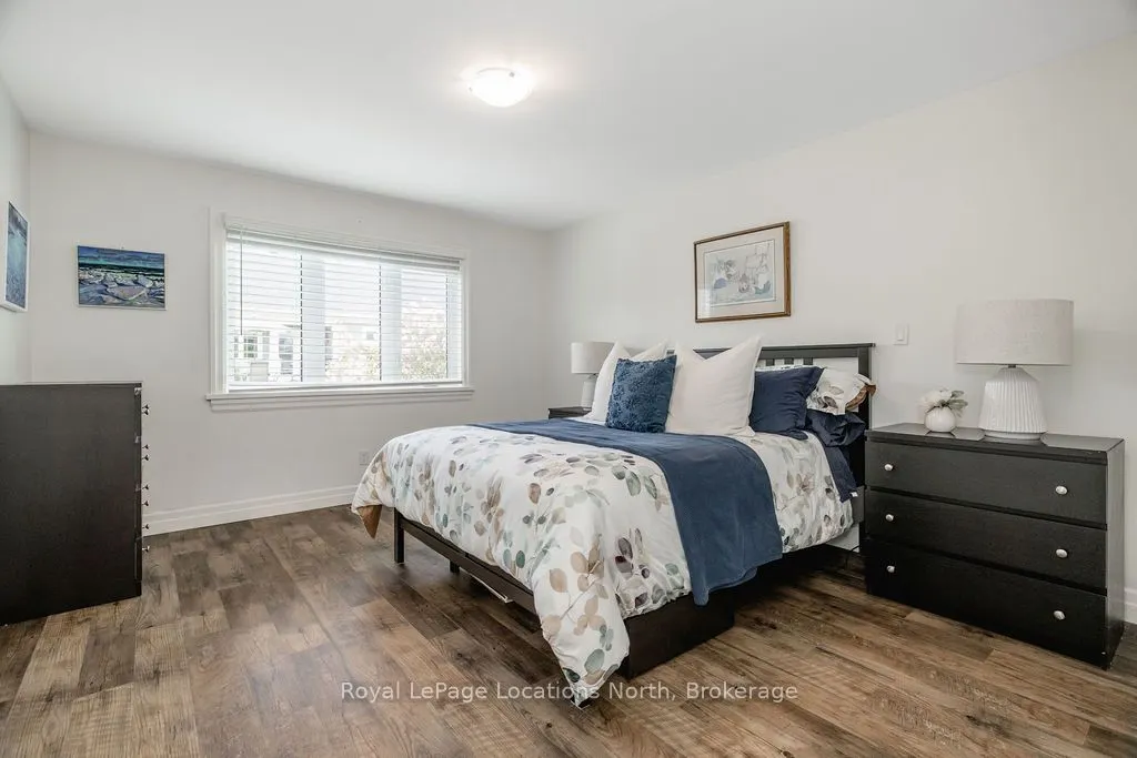 43 NAPIER Street W