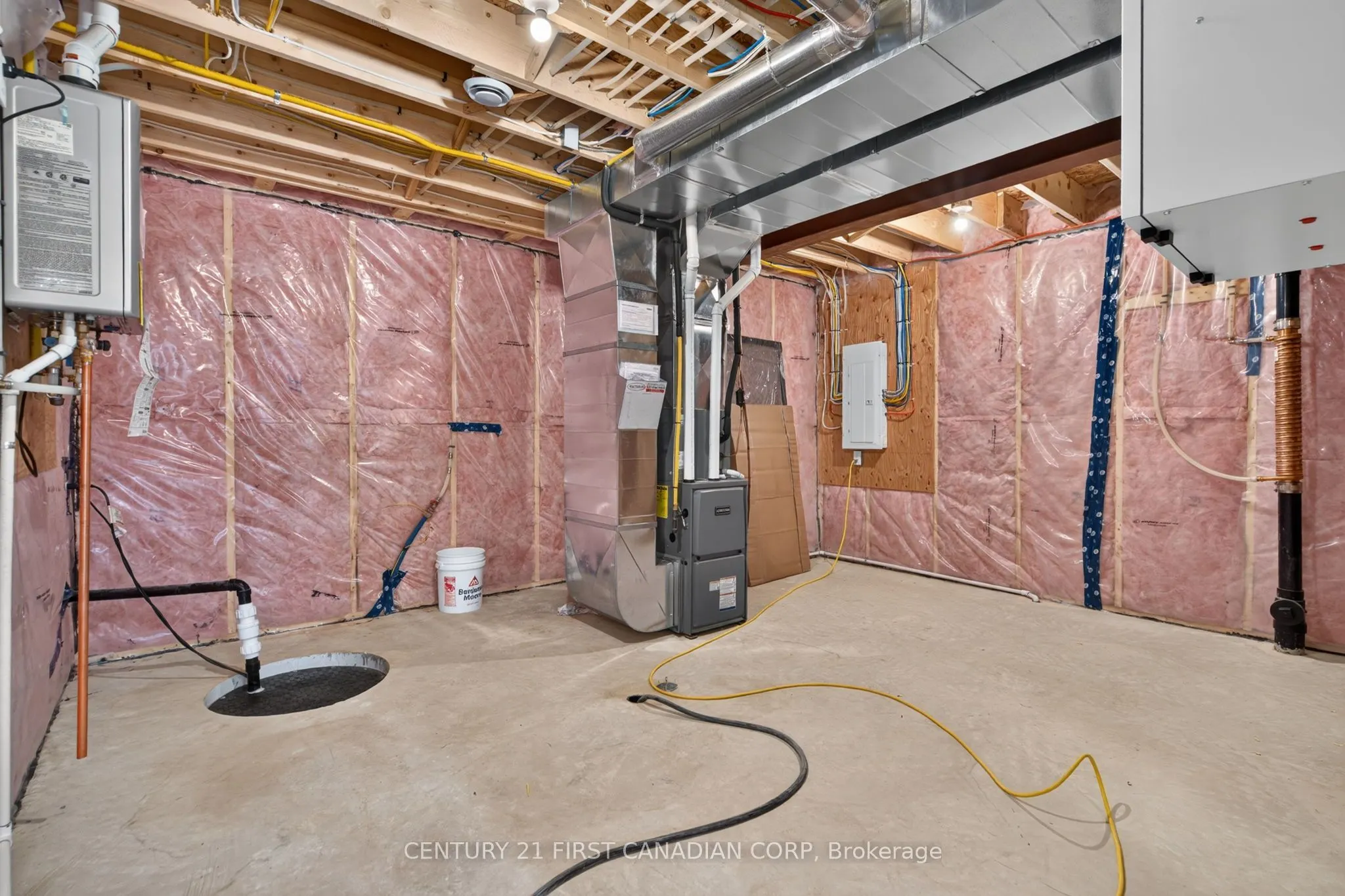 430 Head Street N #4