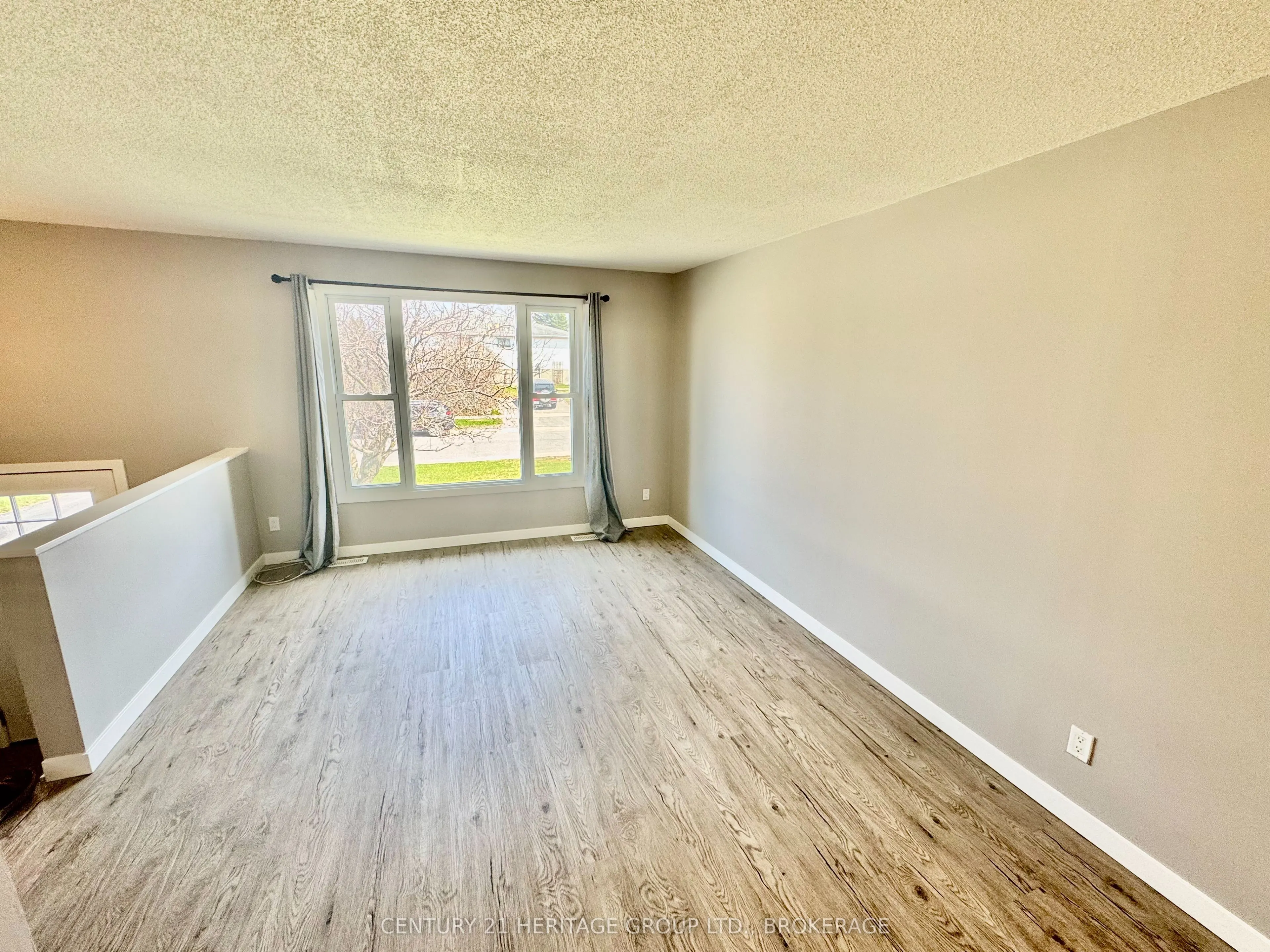 356 Owens Crescent