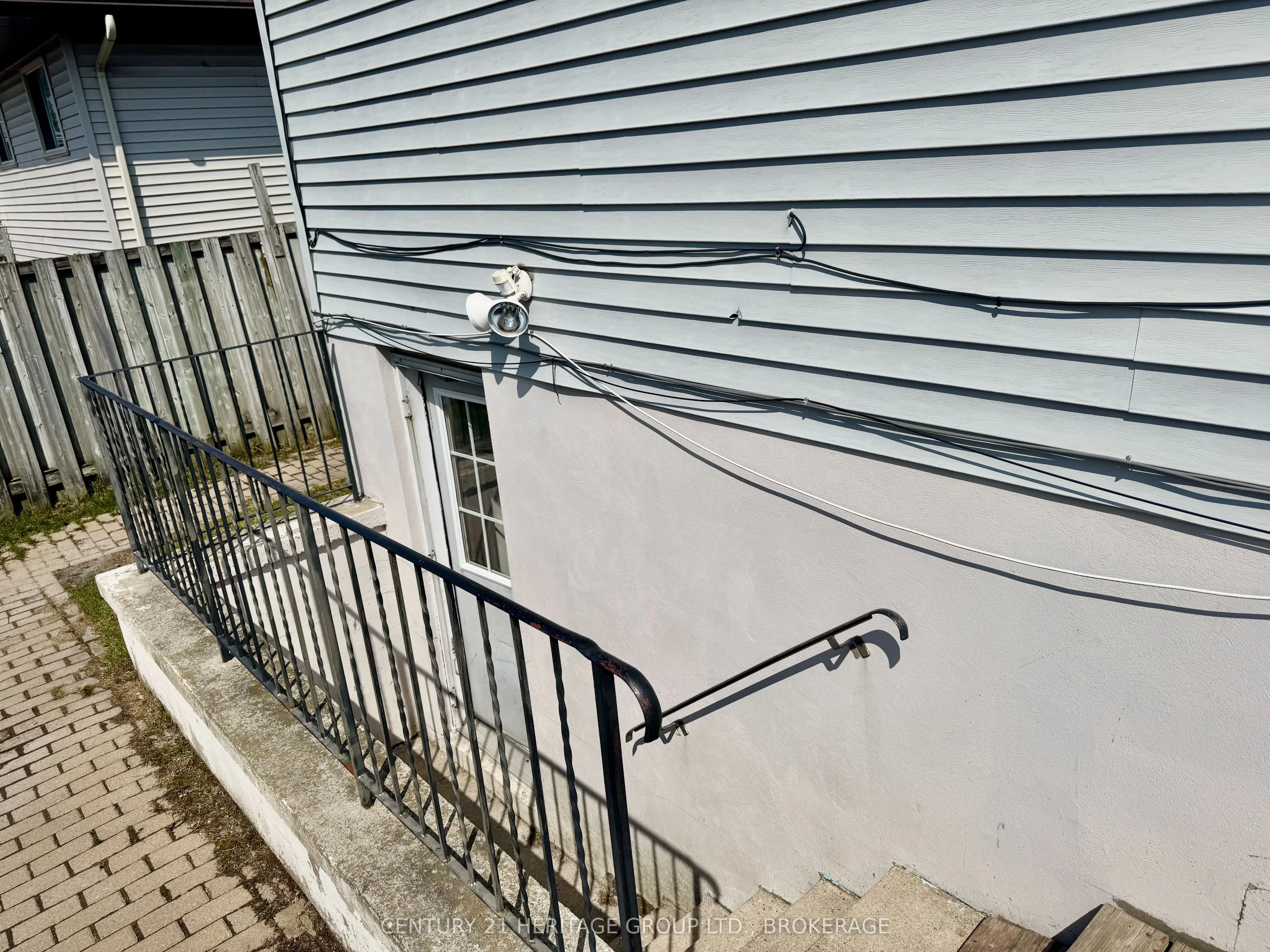 356 Owens Crescent