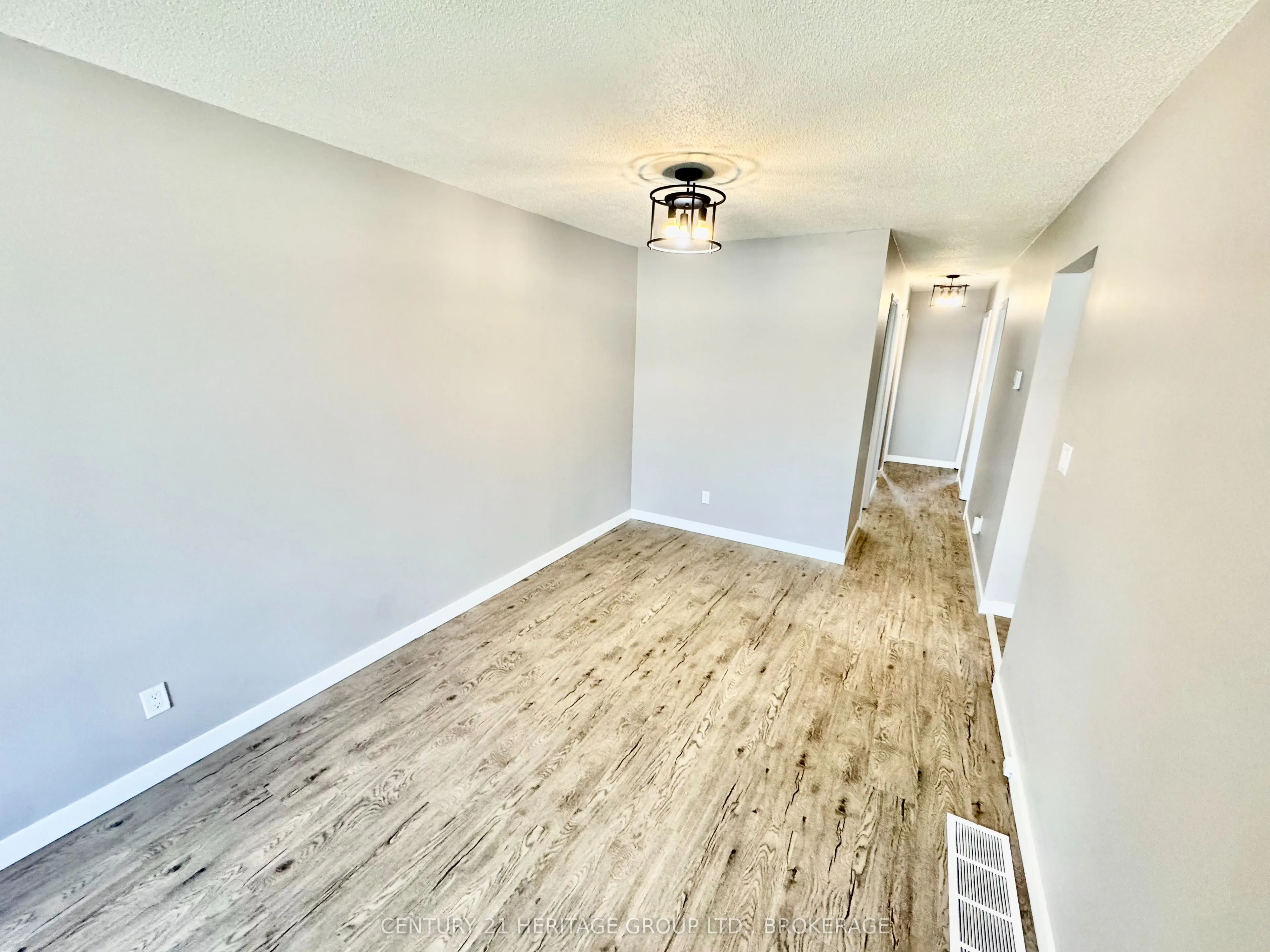 356 Owens Crescent