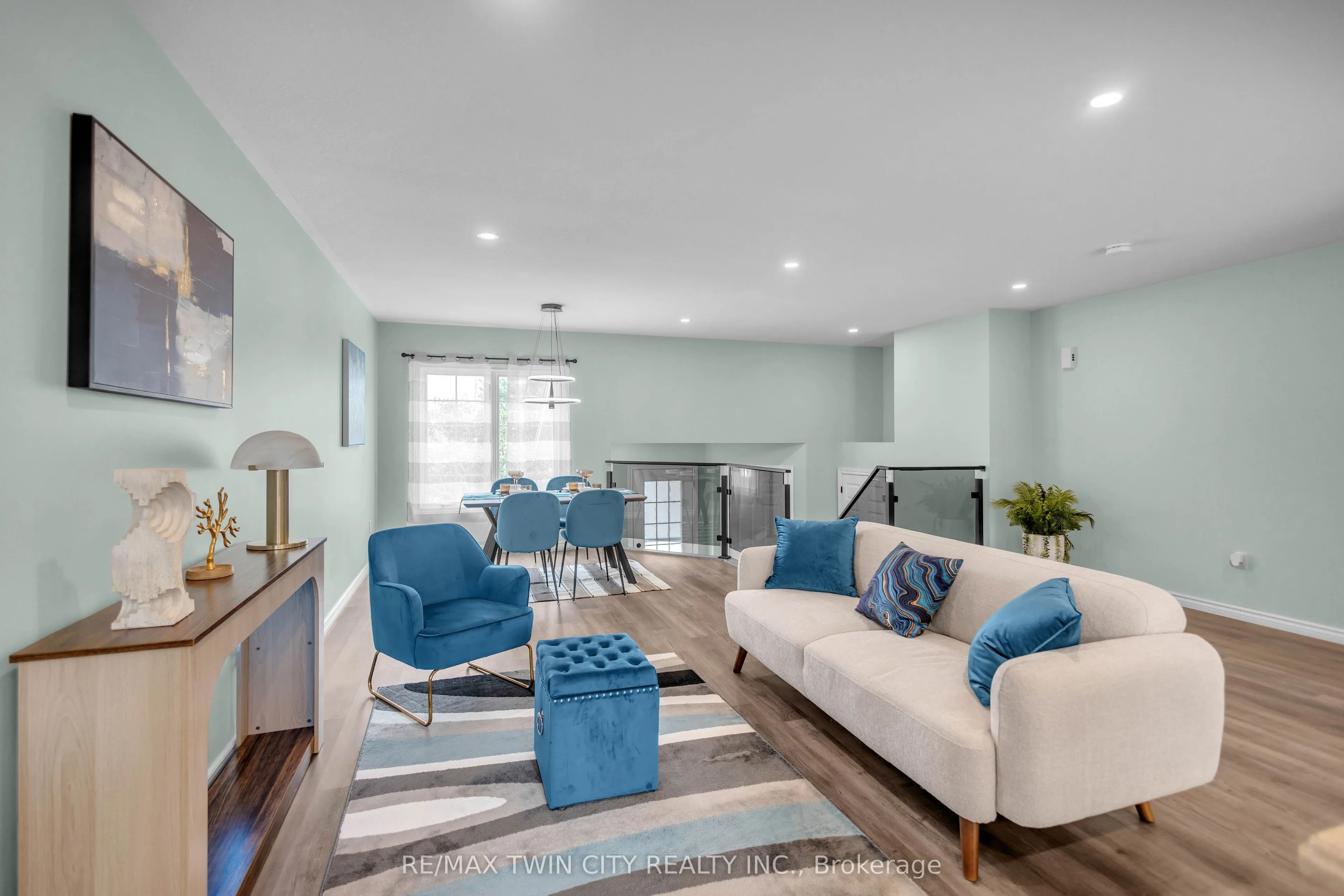 4 Dowden Avenue