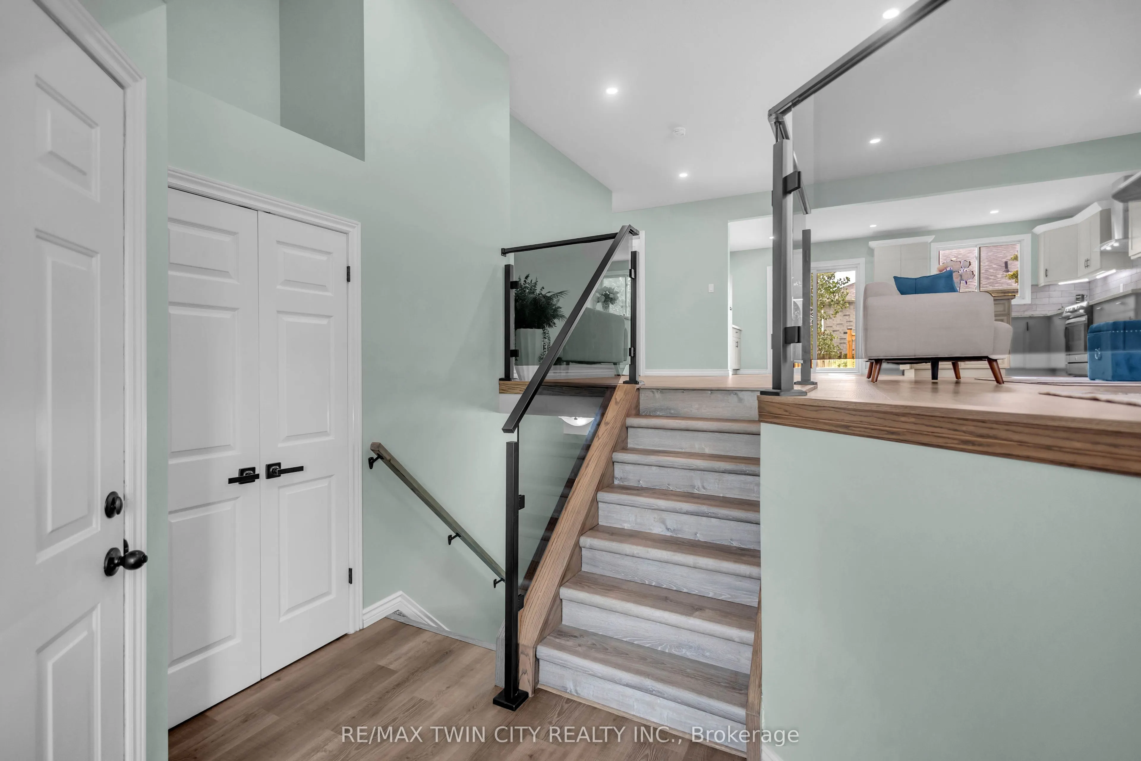 4 Dowden Avenue