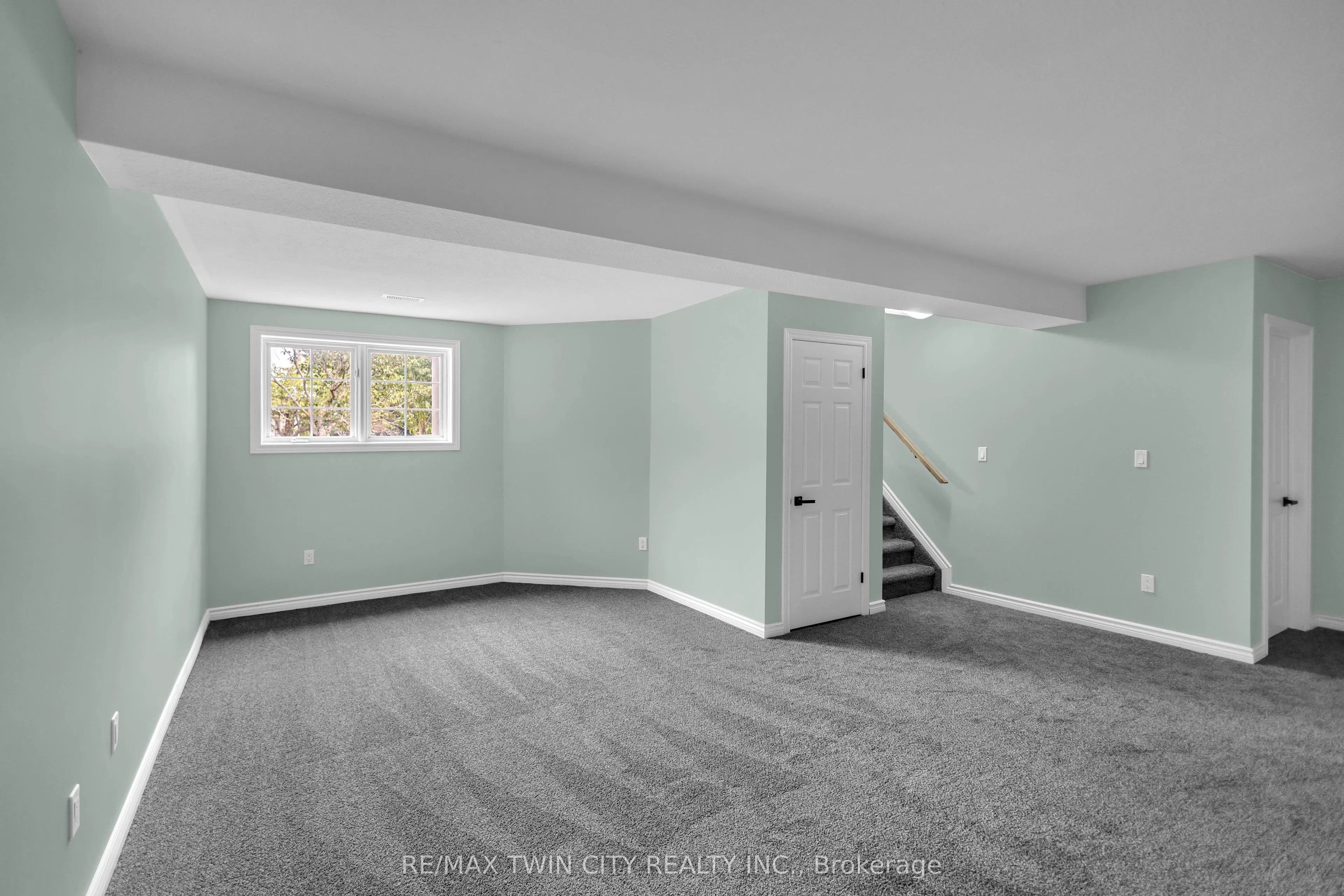 4 Dowden Avenue