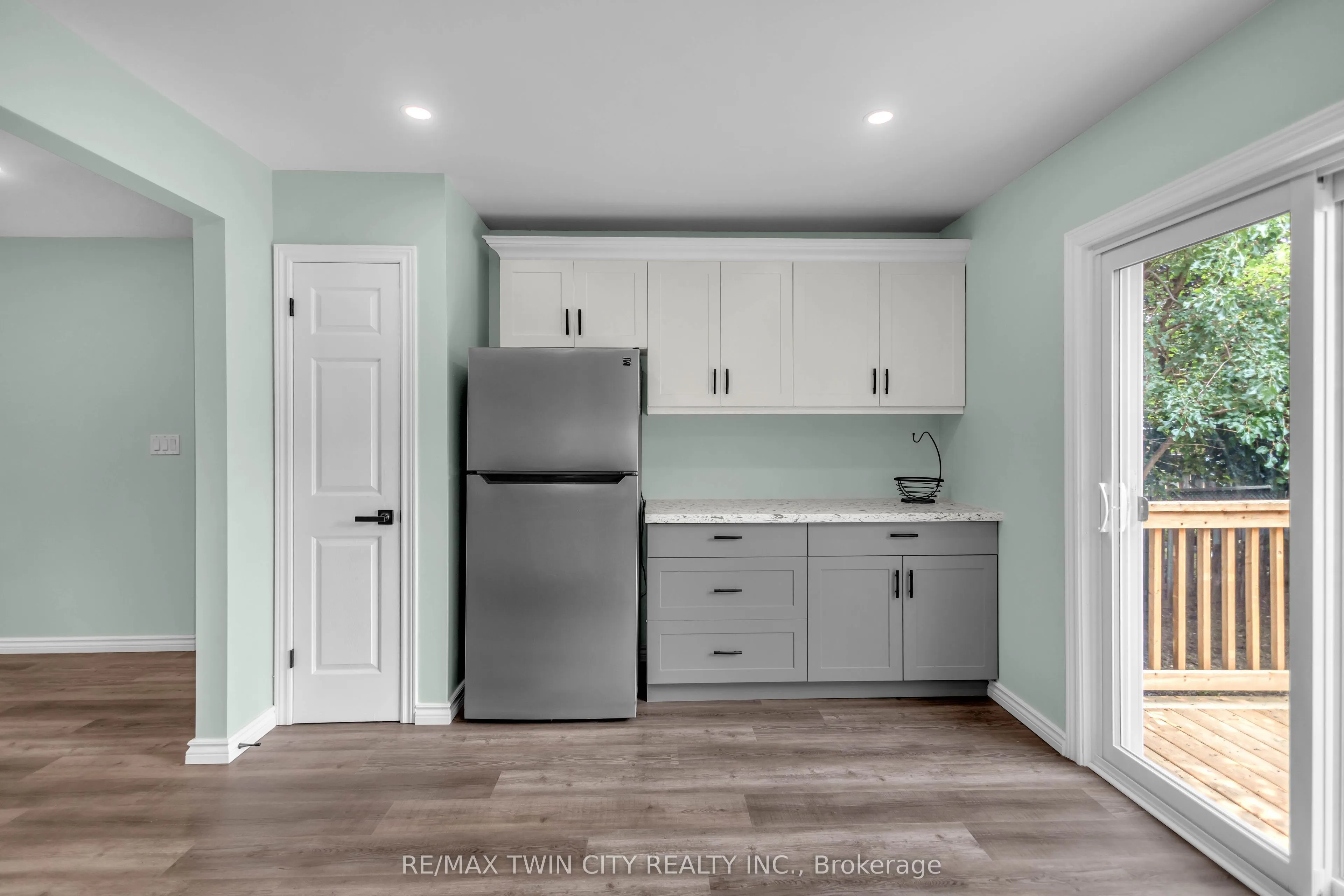 4 Dowden Avenue