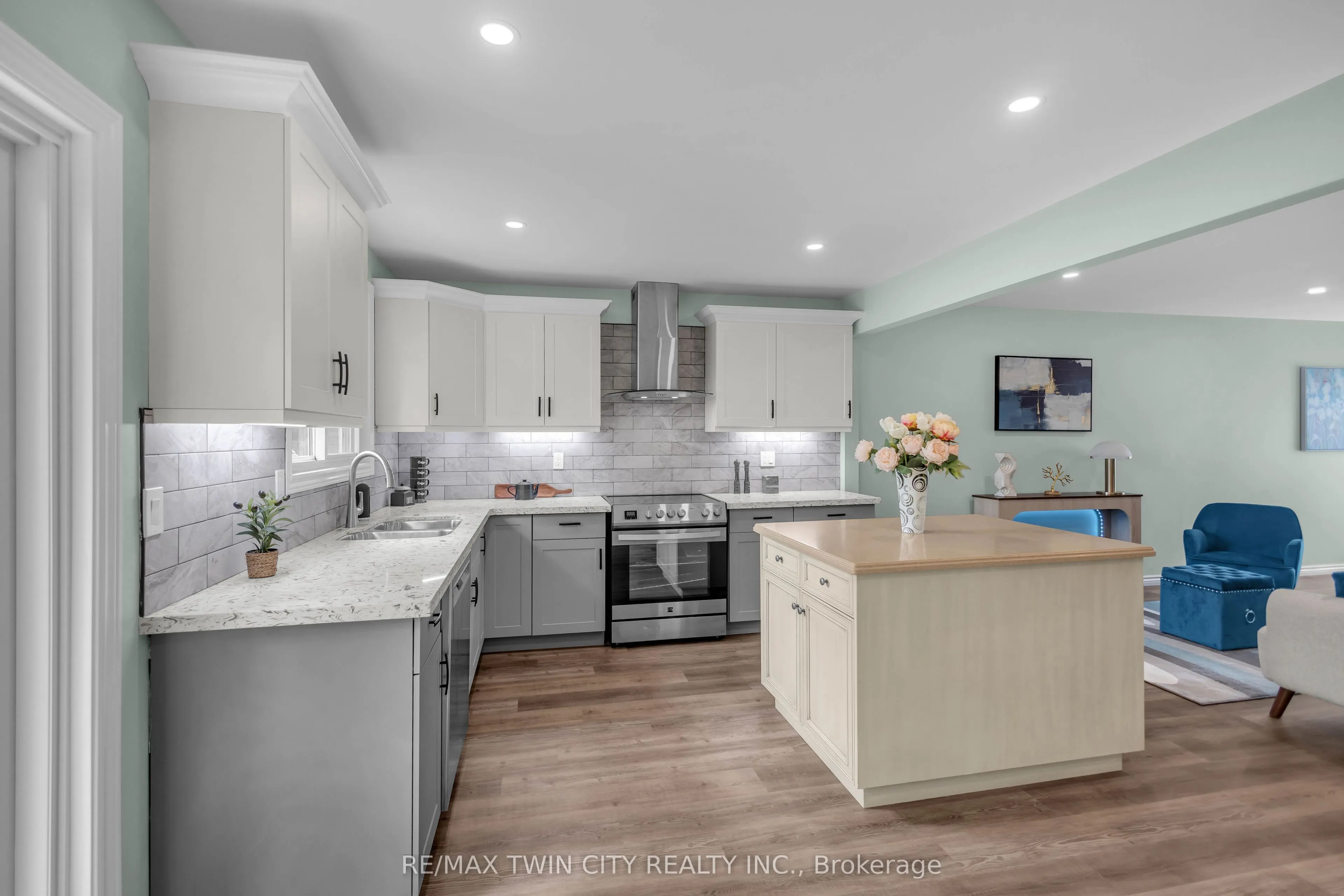 4 Dowden Avenue