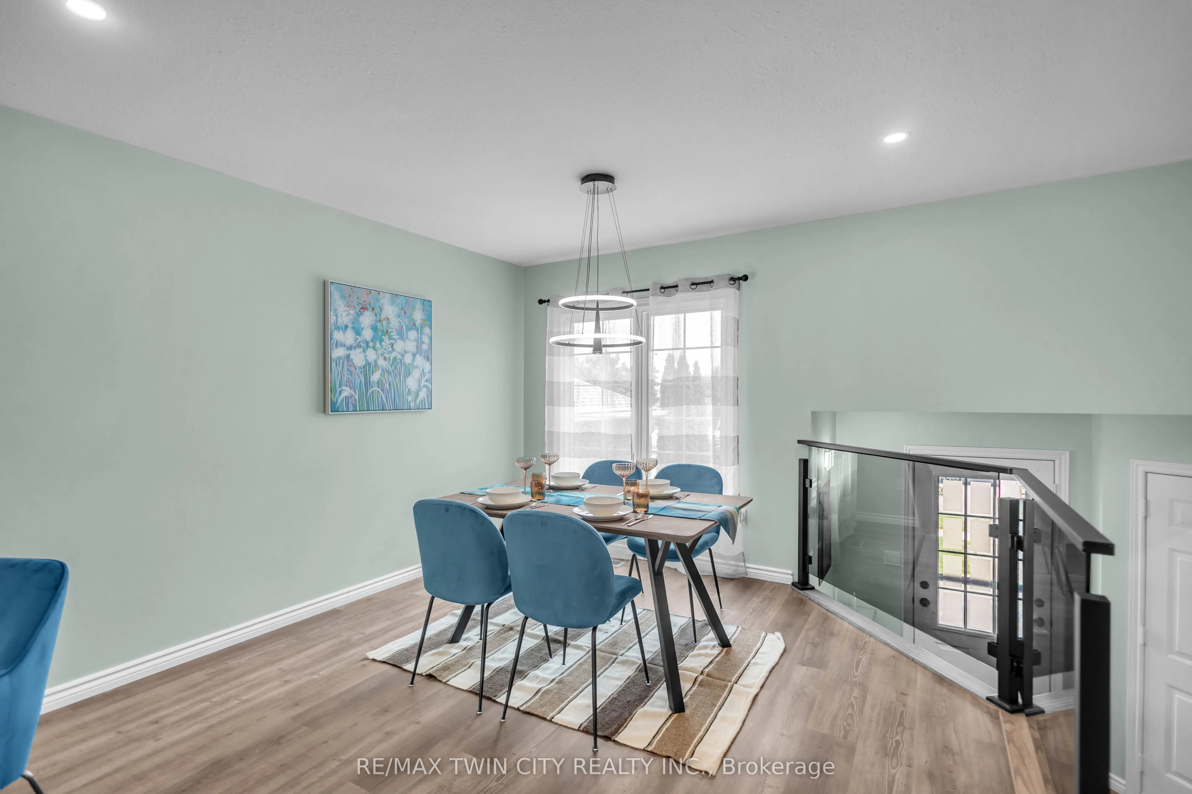 4 Dowden Avenue