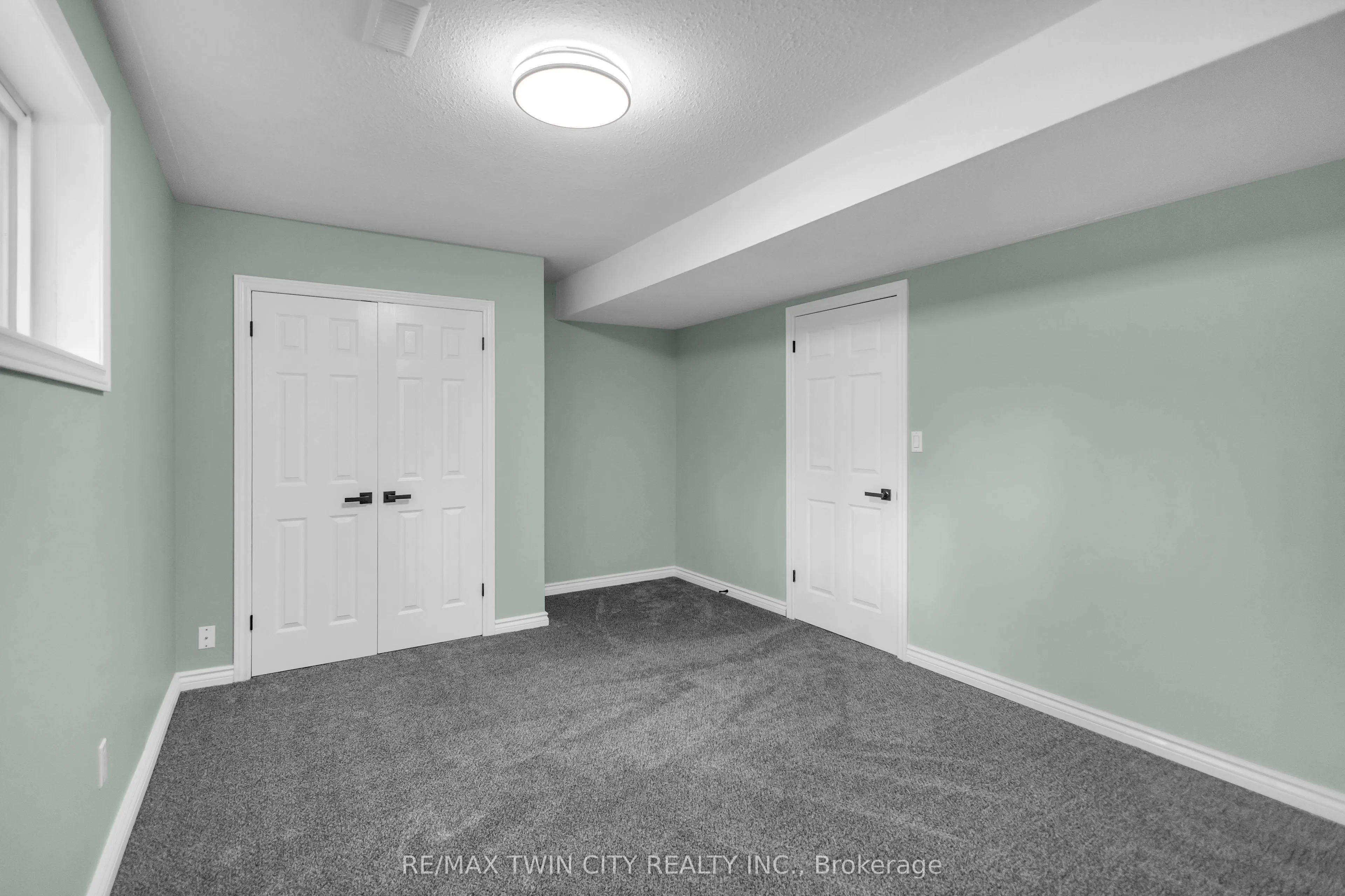 4 Dowden Avenue
