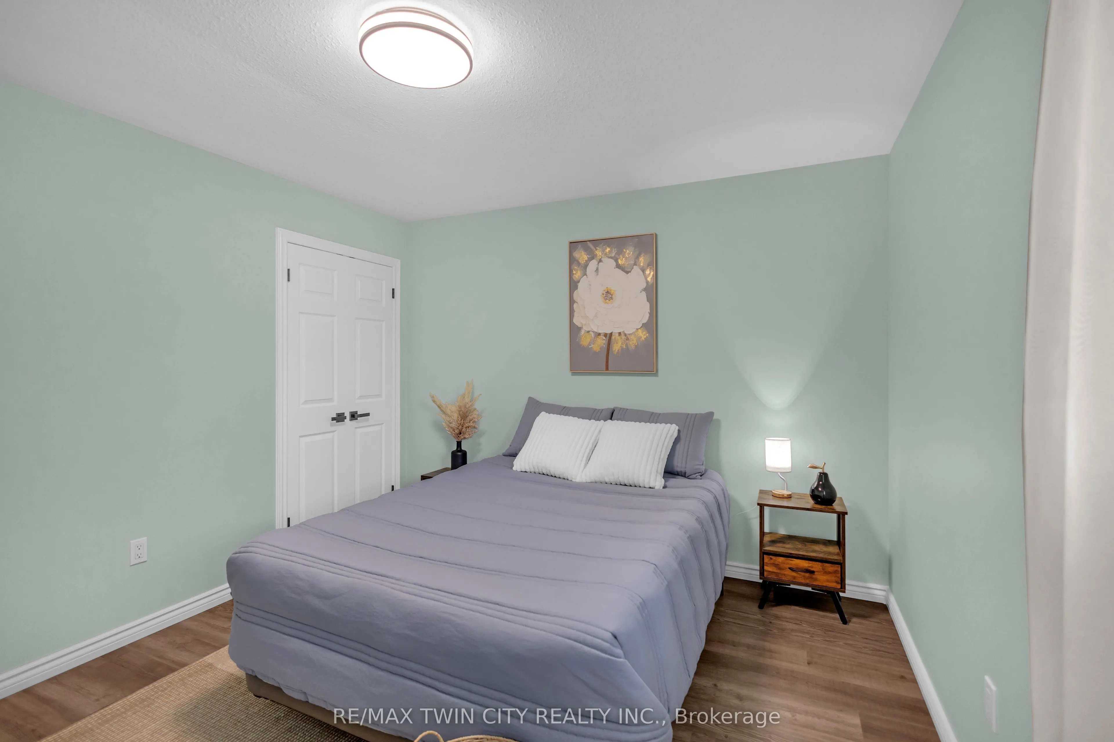 4 Dowden Avenue