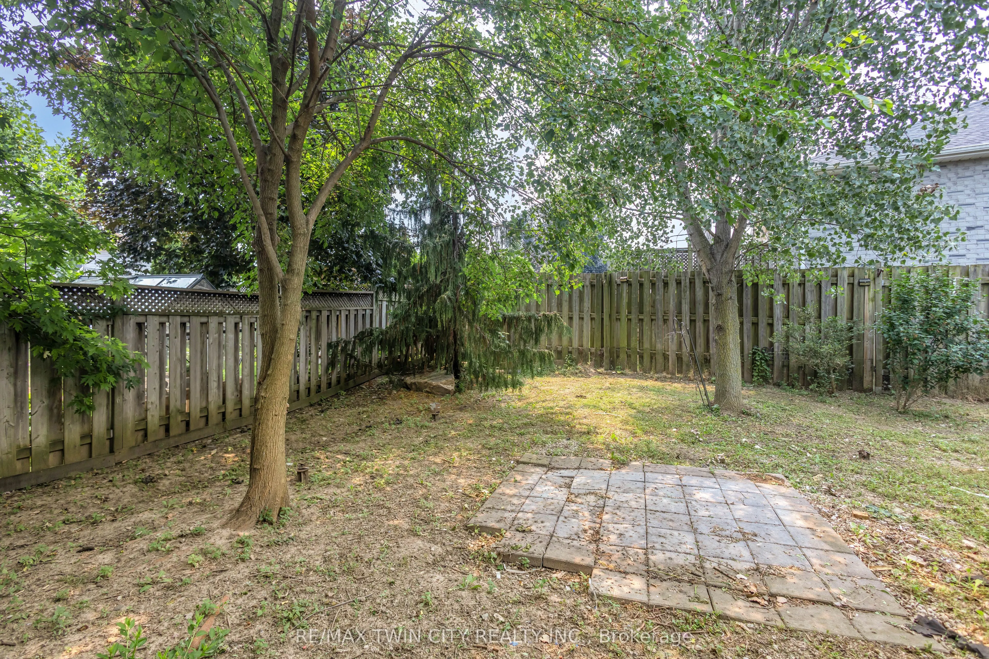 4 Dowden Avenue