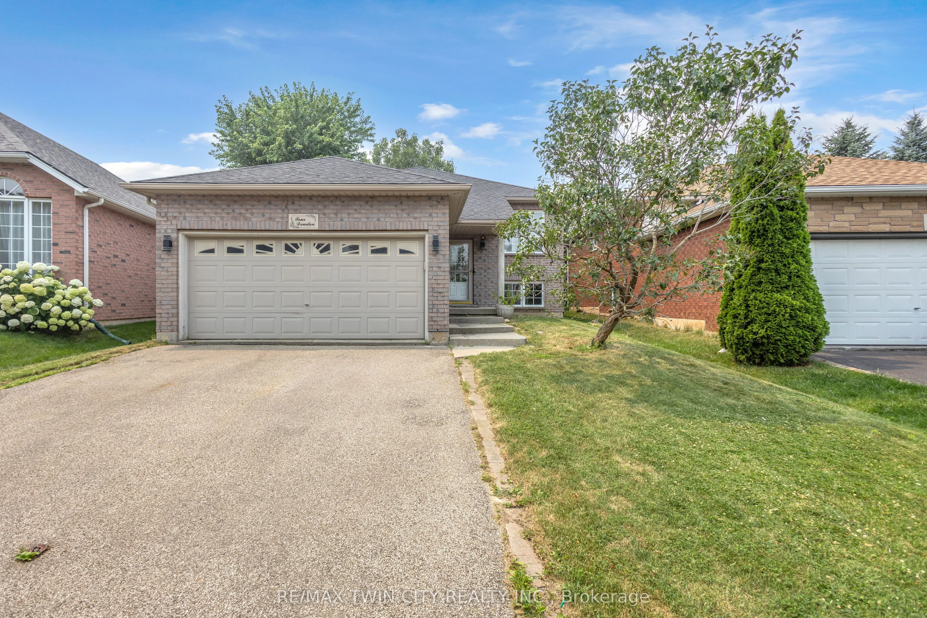4 Dowden Avenue