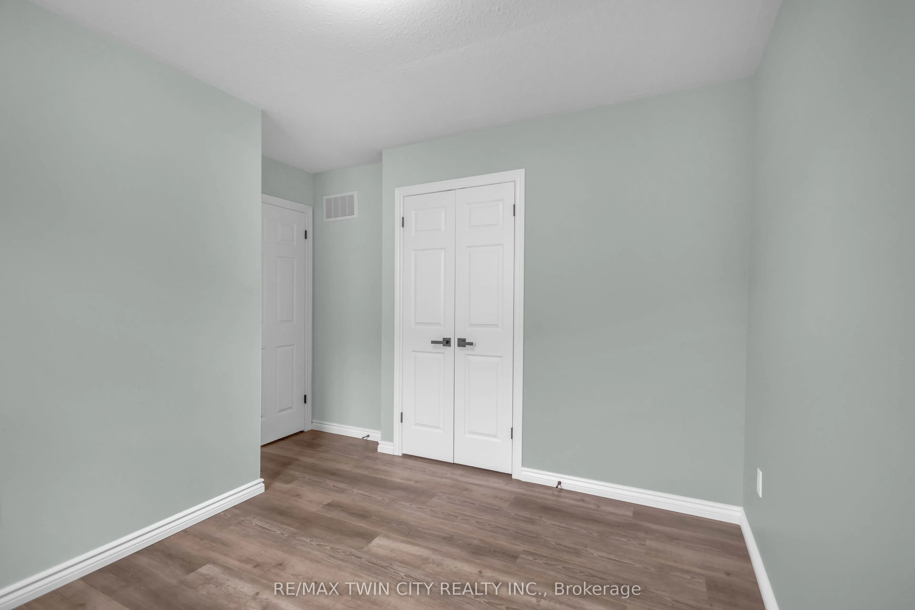 4 Dowden Avenue
