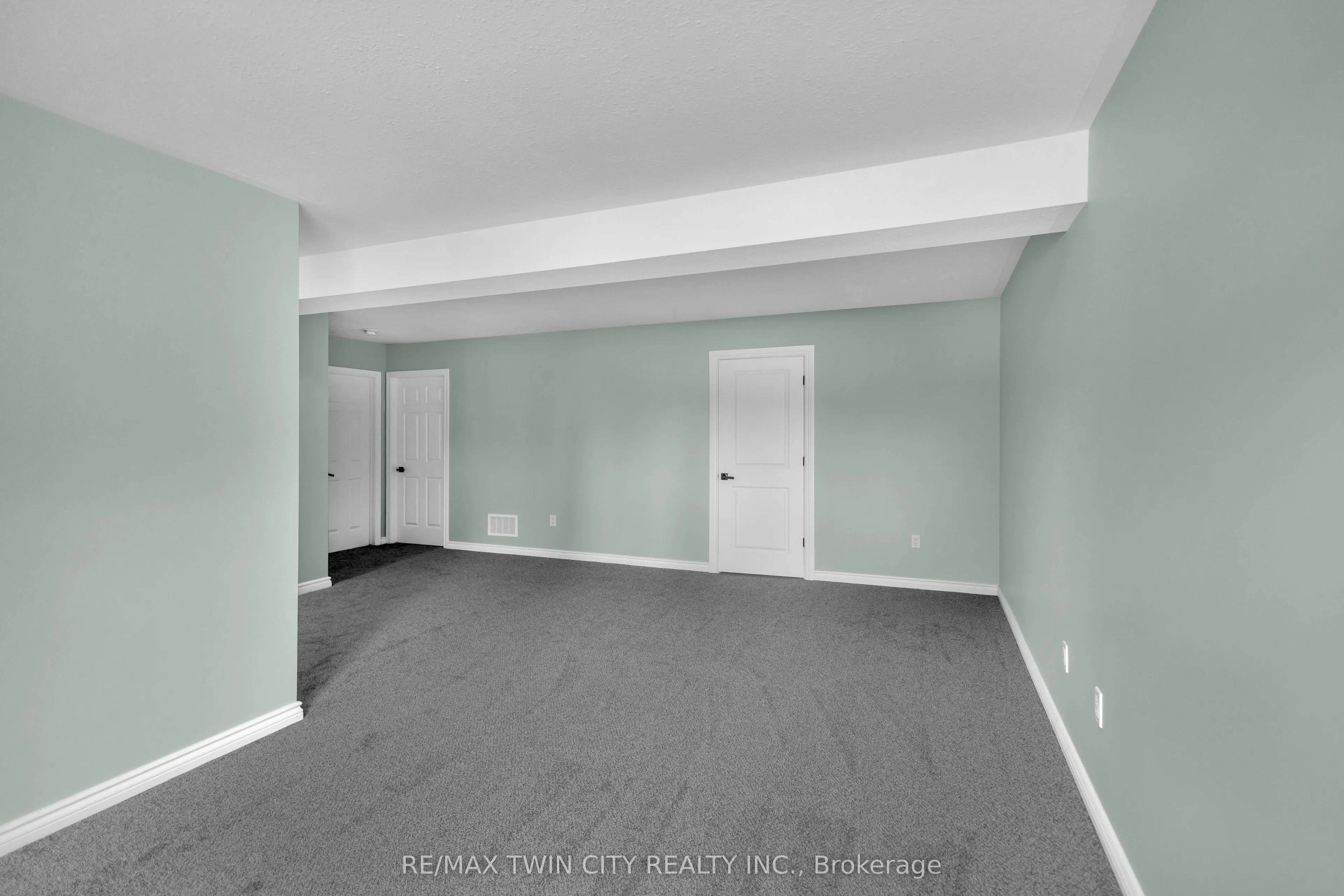 4 Dowden Avenue