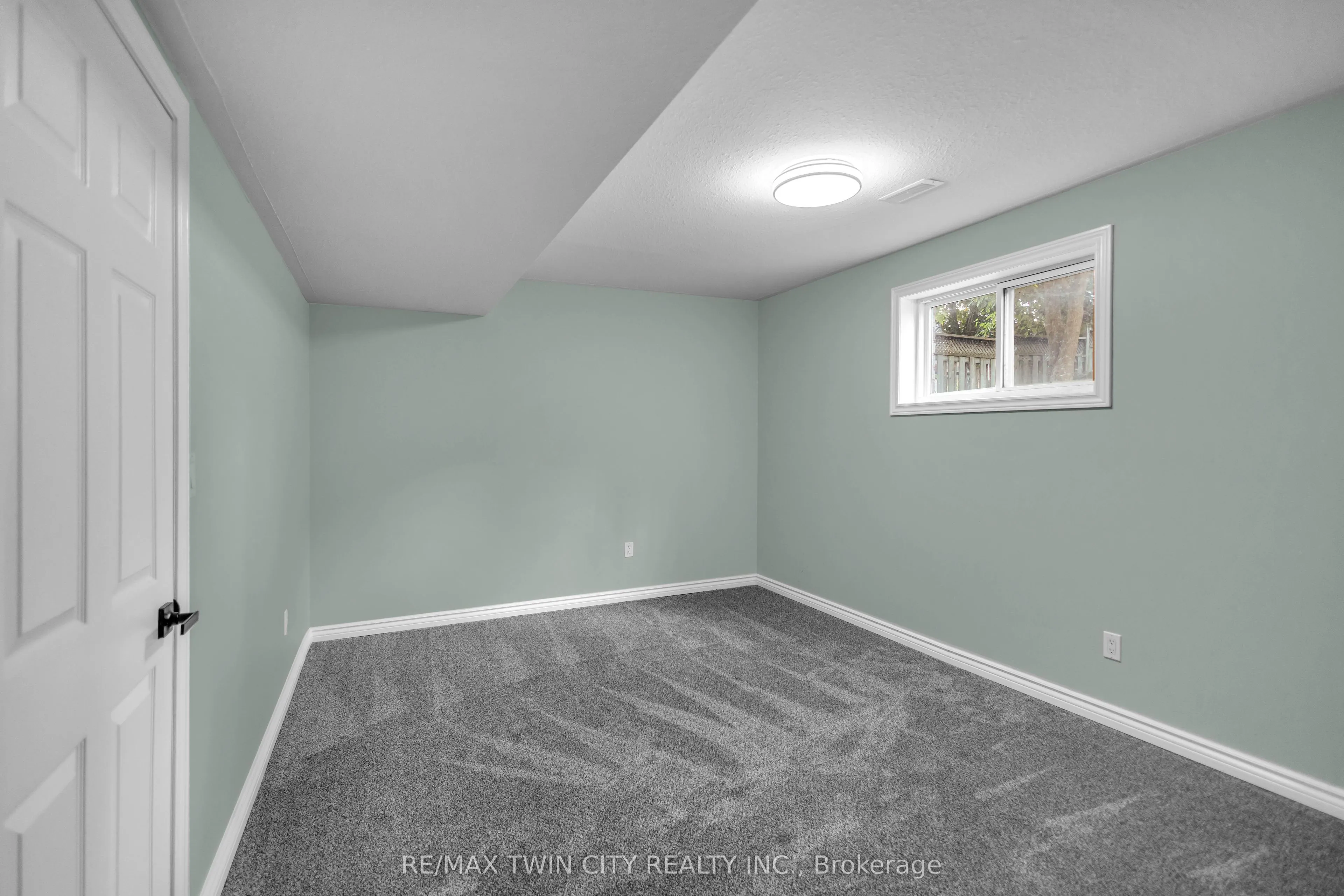 4 Dowden Avenue