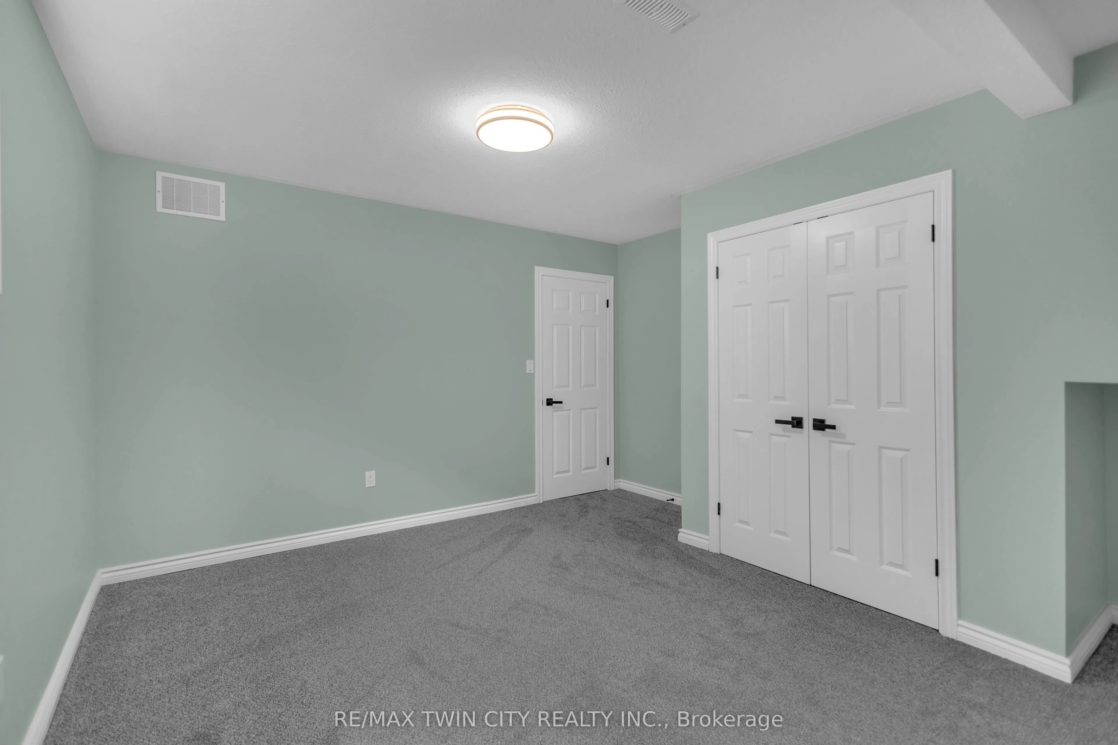 4 Dowden Avenue