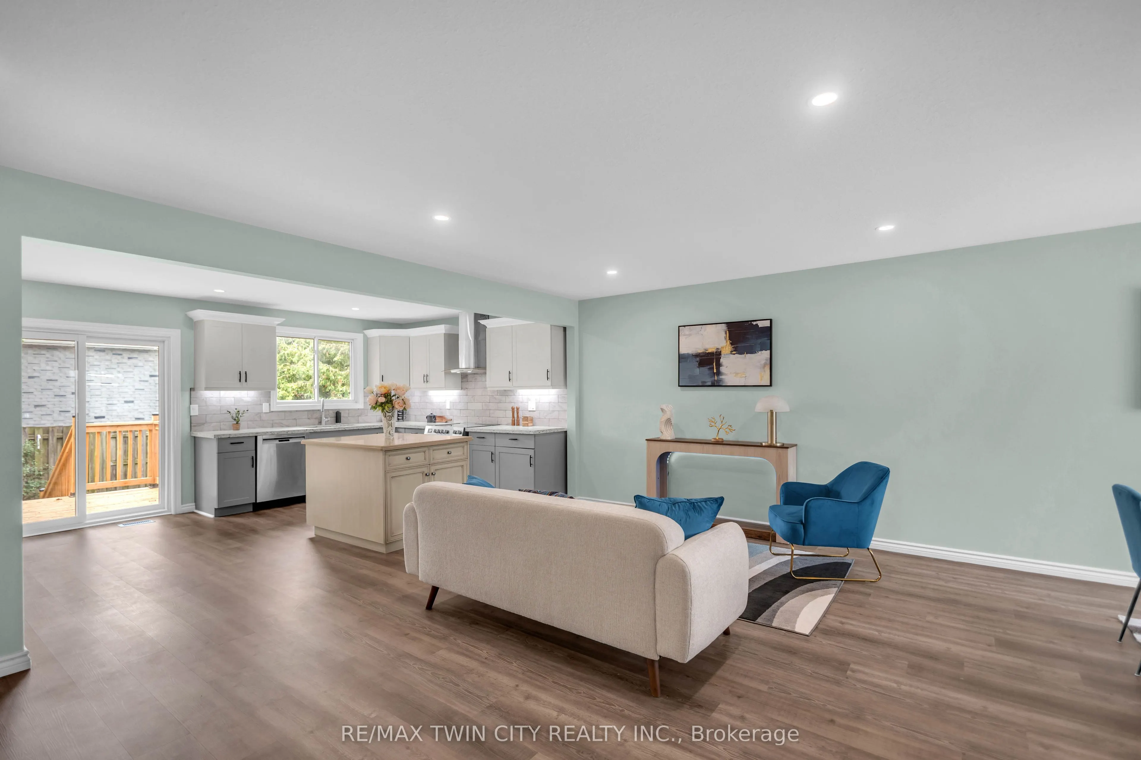 4 Dowden Avenue