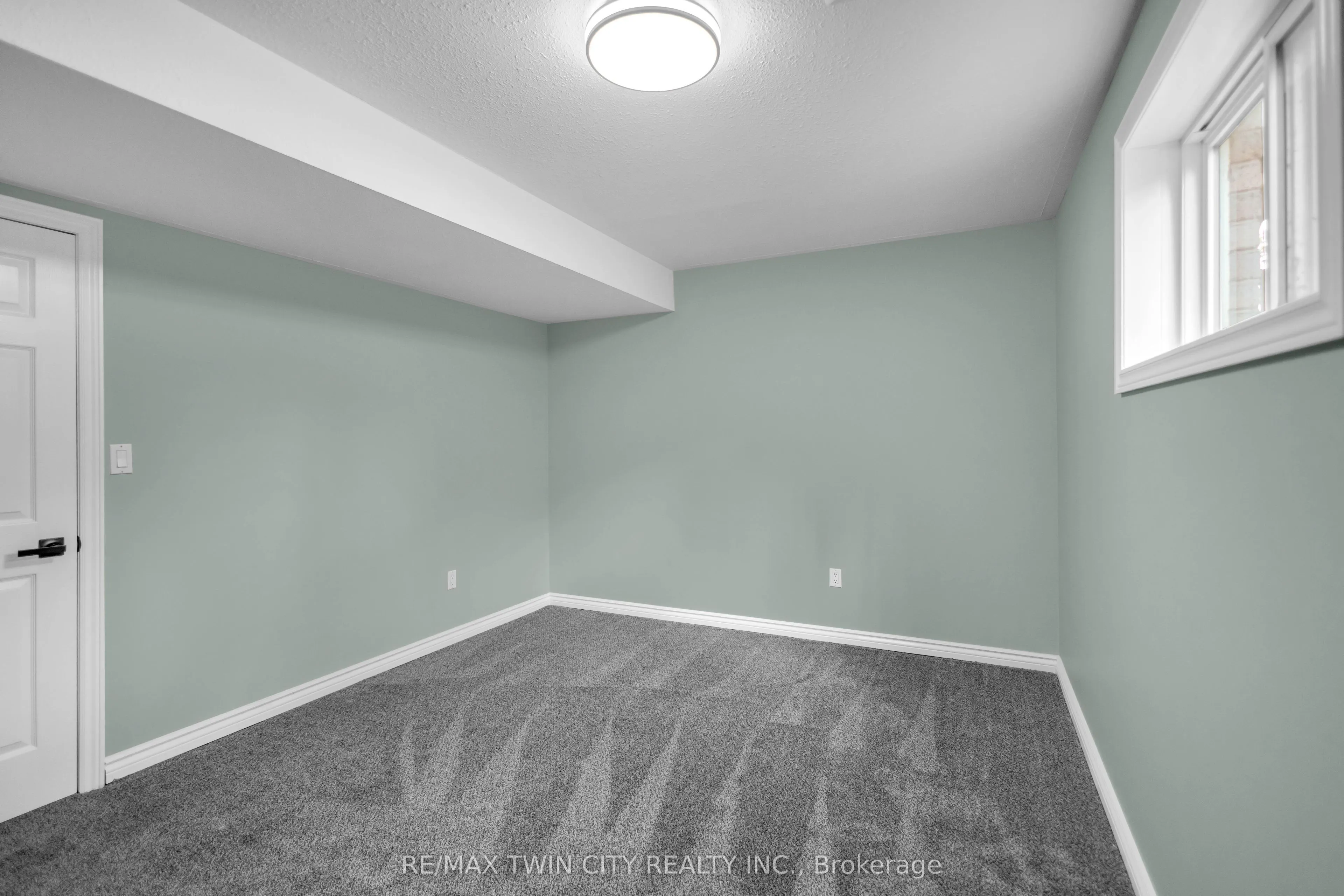 4 Dowden Avenue