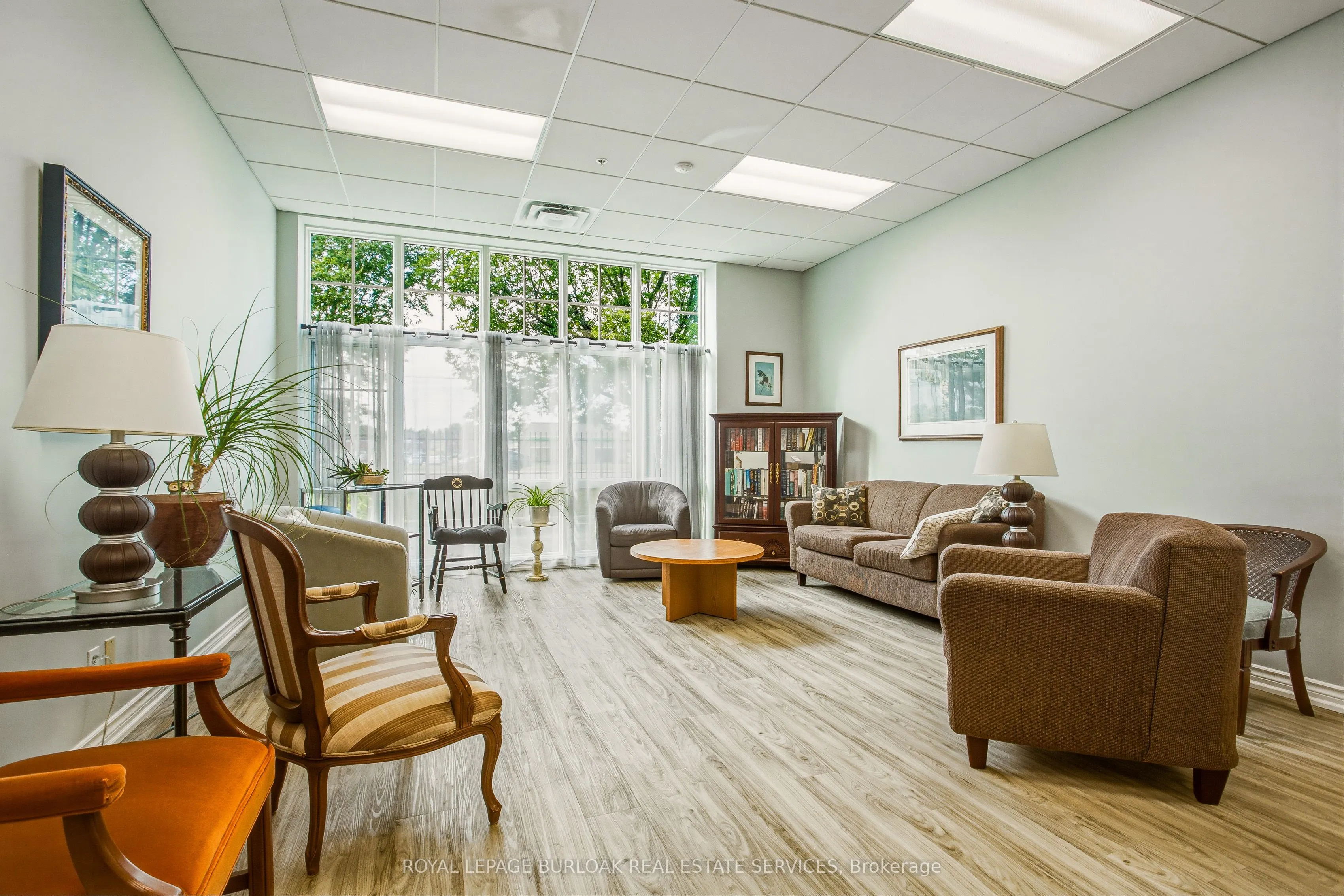 262 Dundas Street E #111