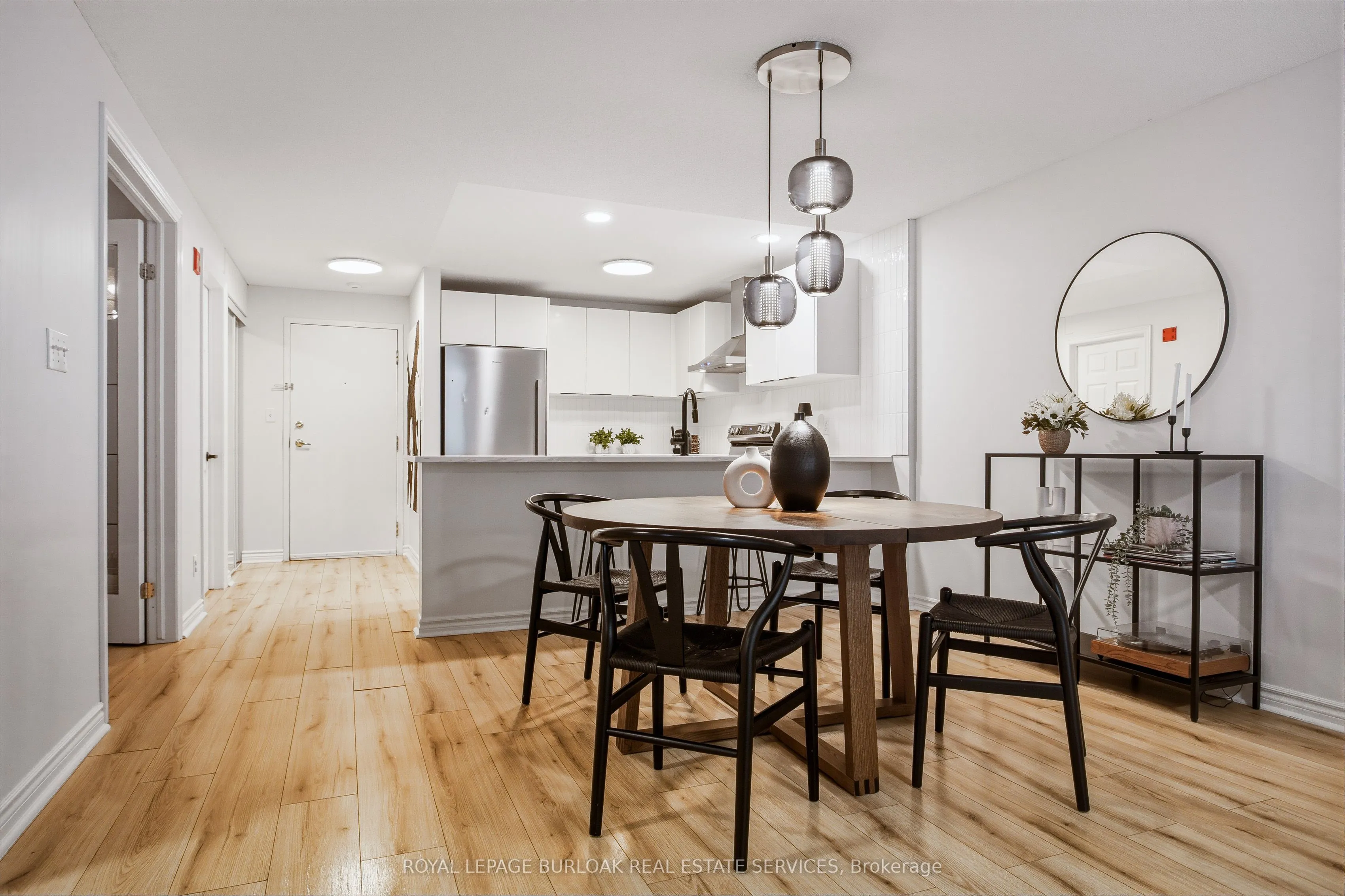 262 Dundas Street E #111
