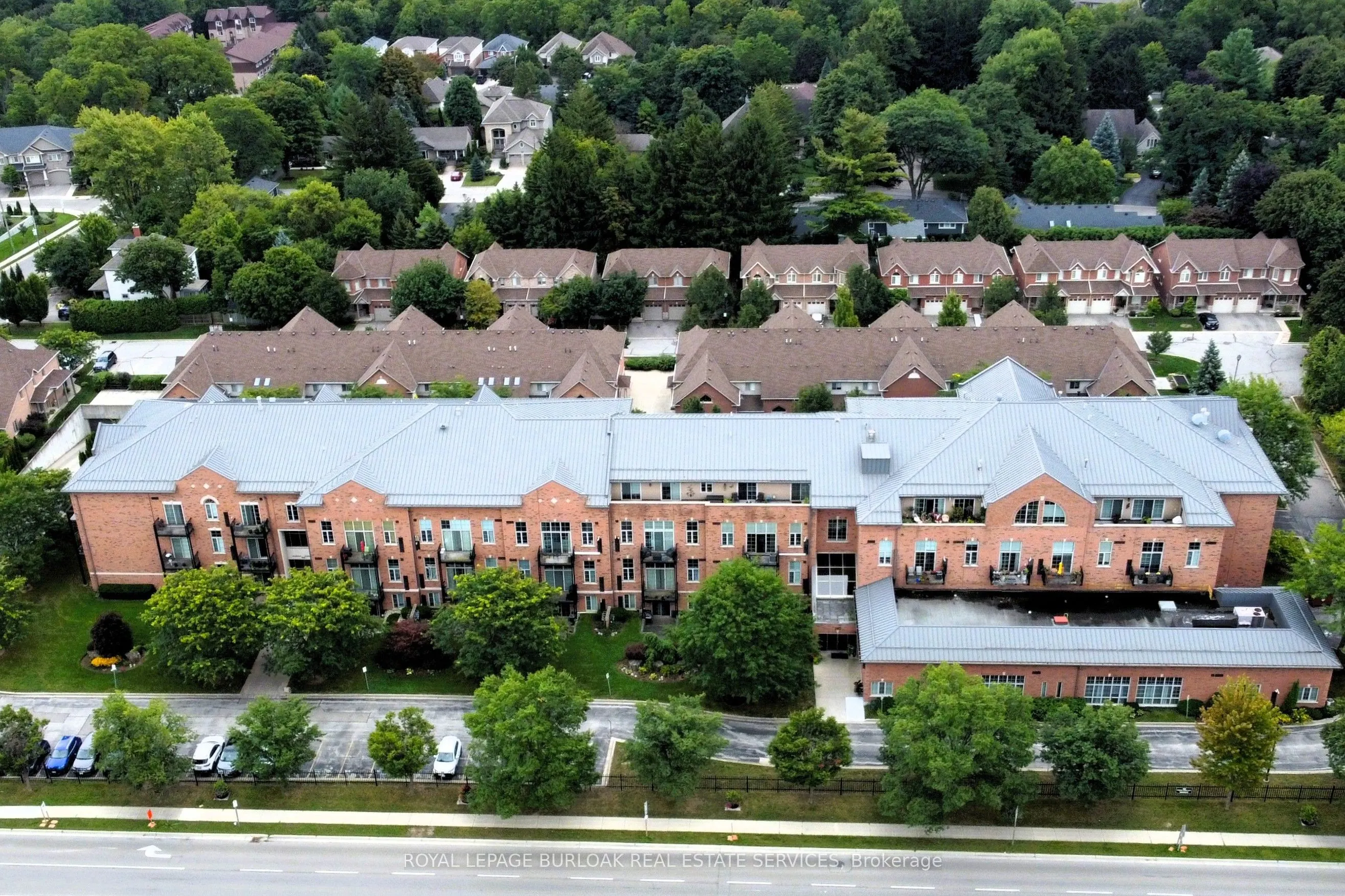 262 Dundas Street E #111