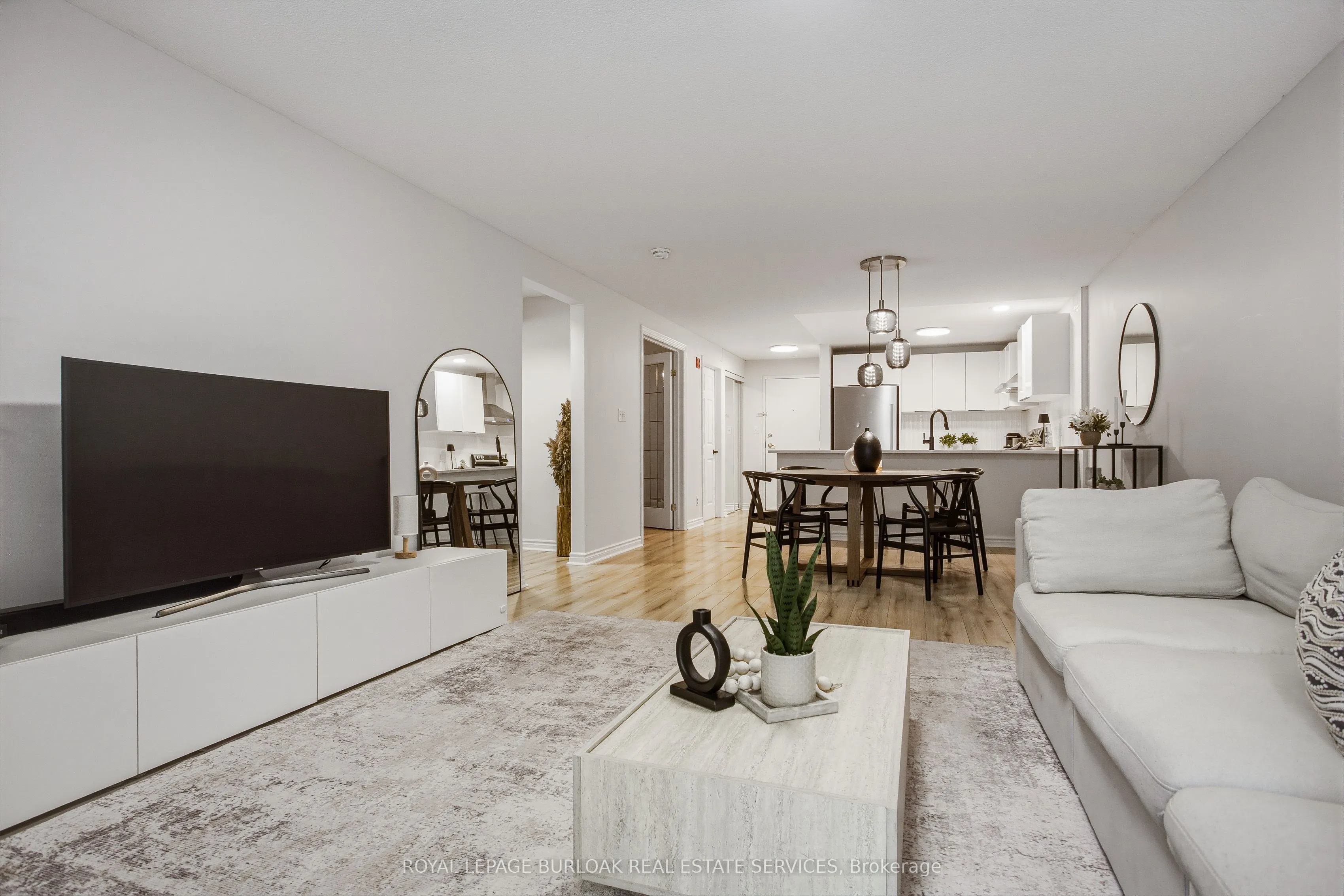 262 Dundas Street E #111