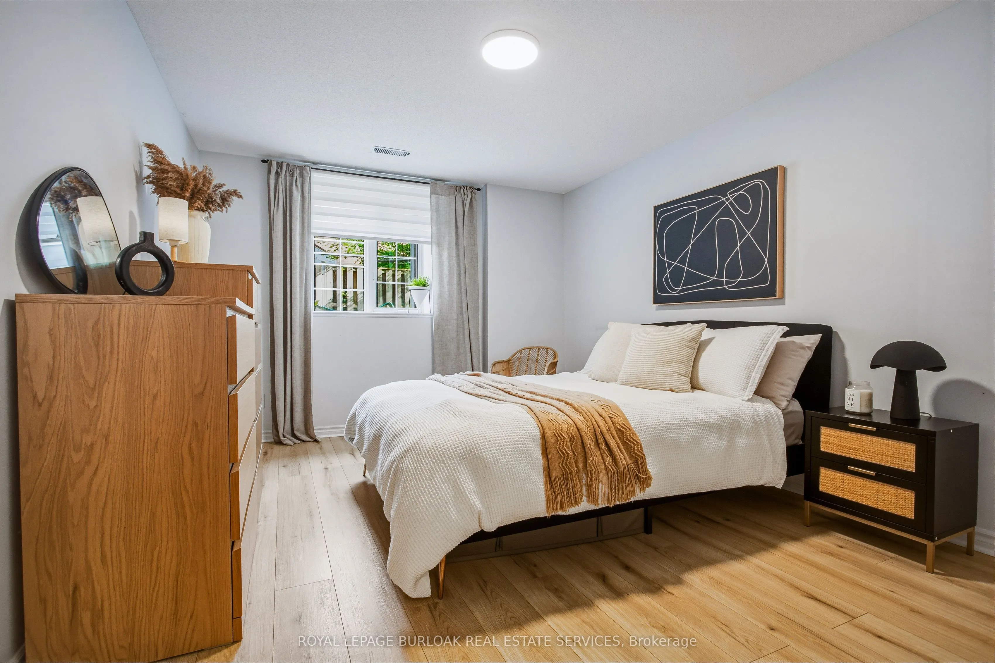 262 Dundas Street E #111