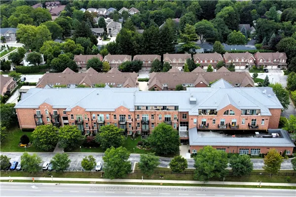262 Dundas Street E