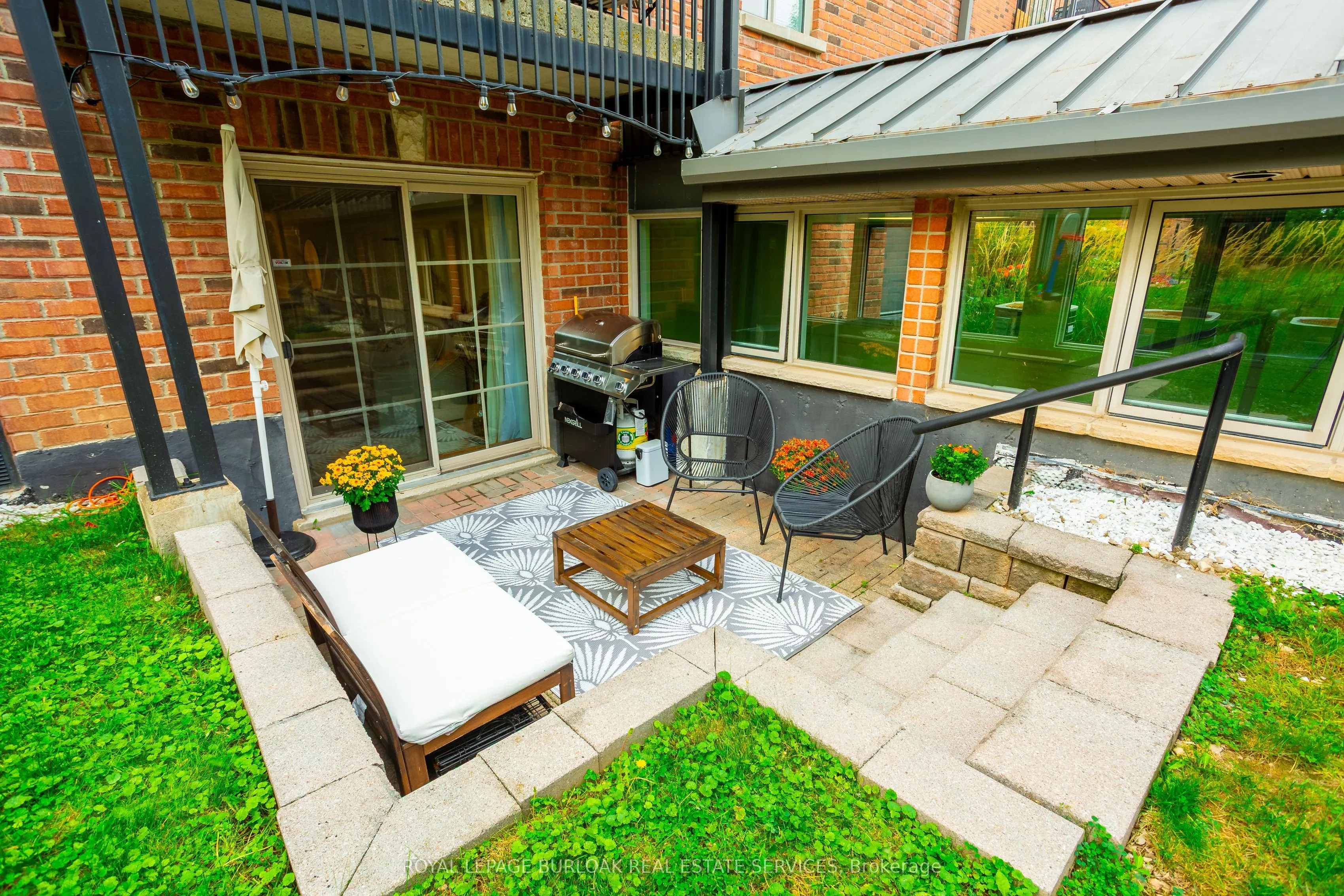 262 Dundas Street E #111