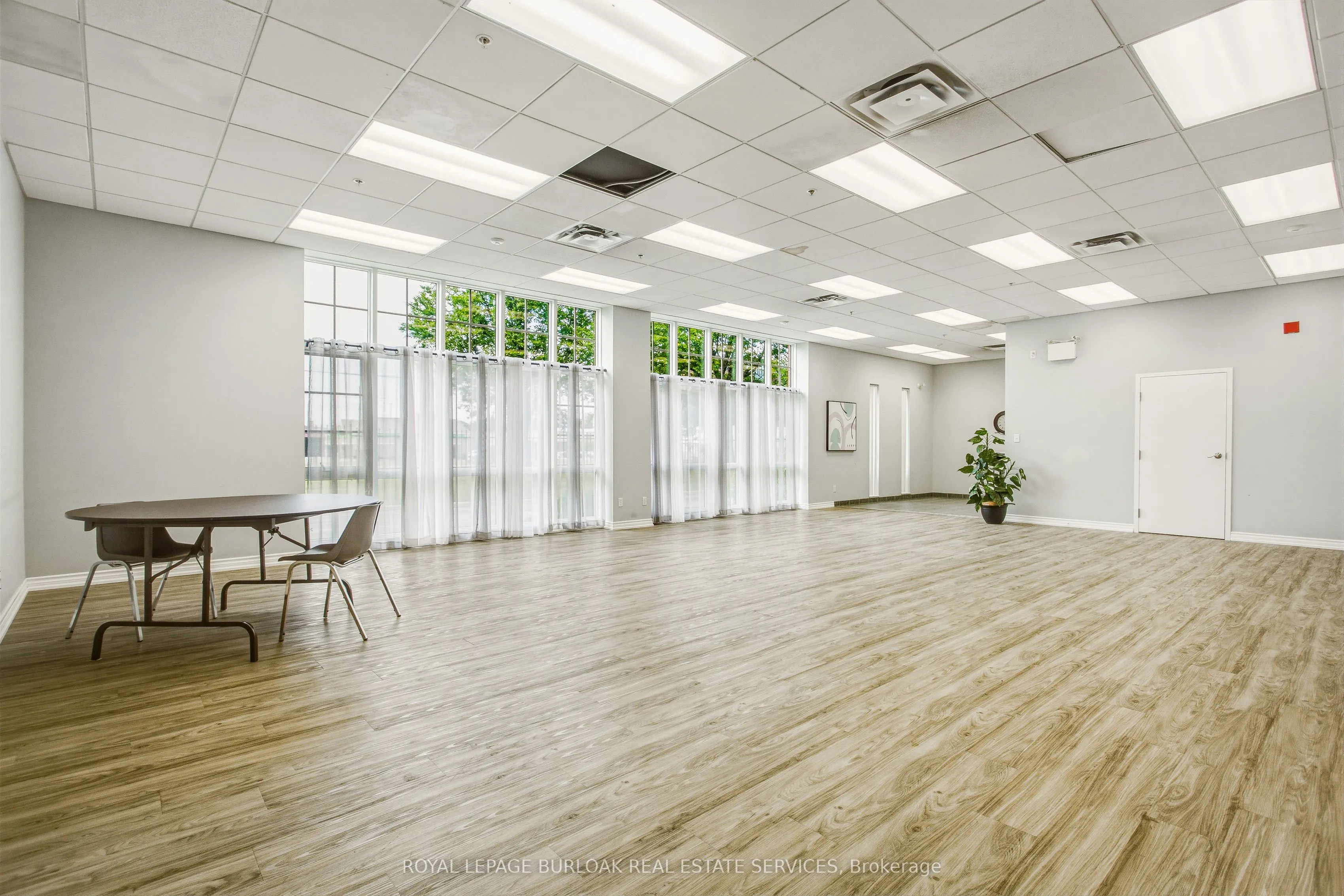 262 Dundas Street E #111