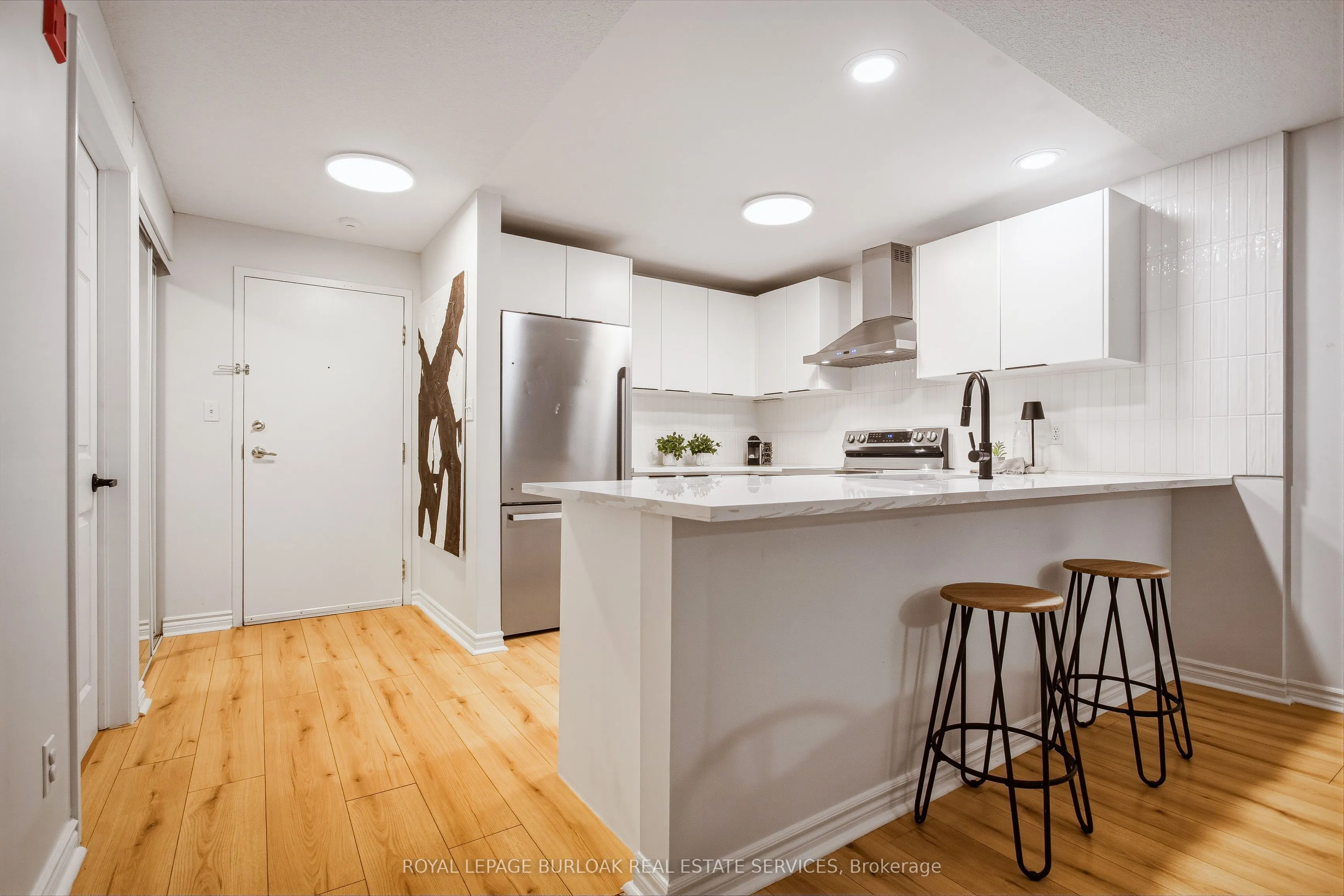 262 Dundas Street E #111