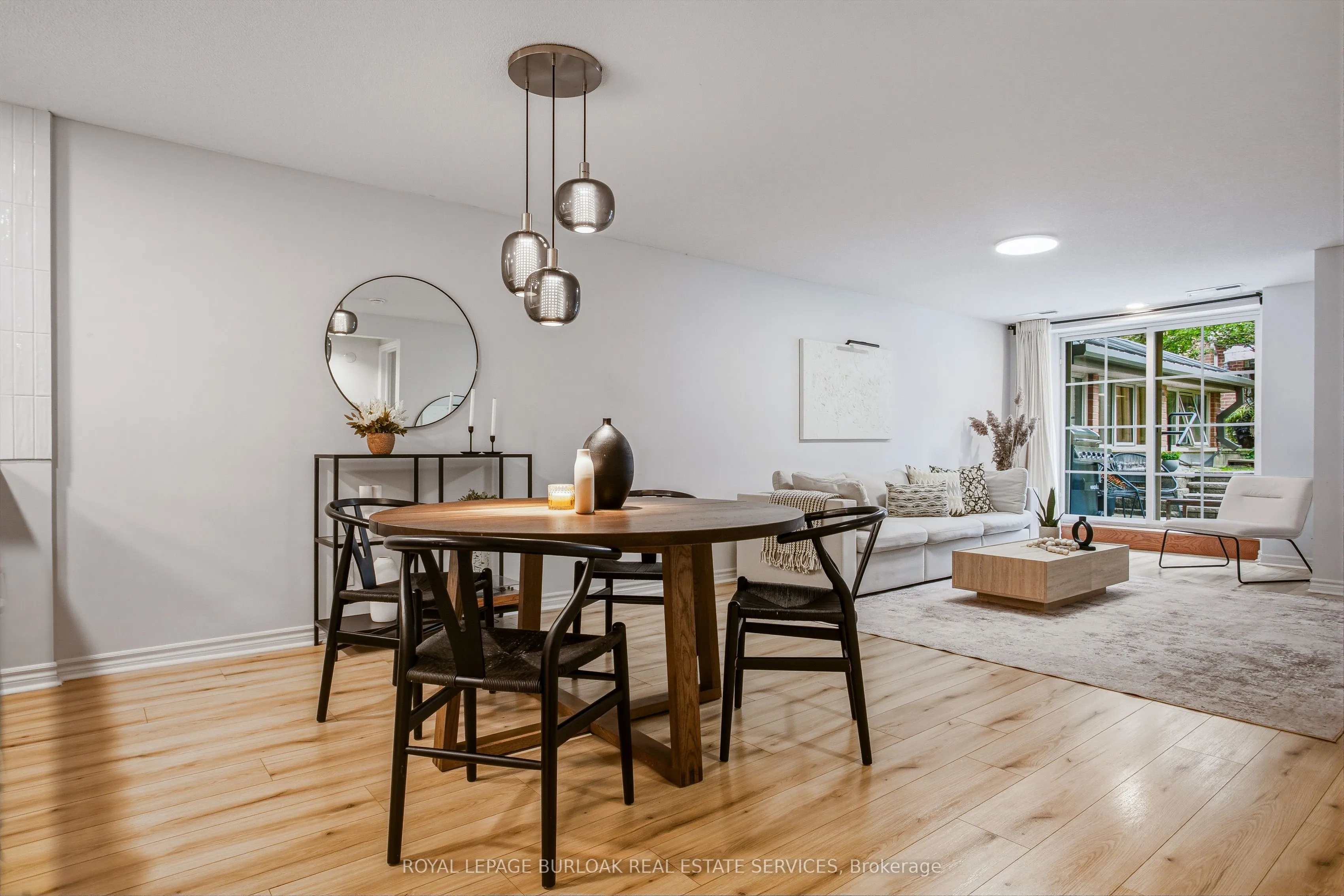 262 Dundas Street E #111