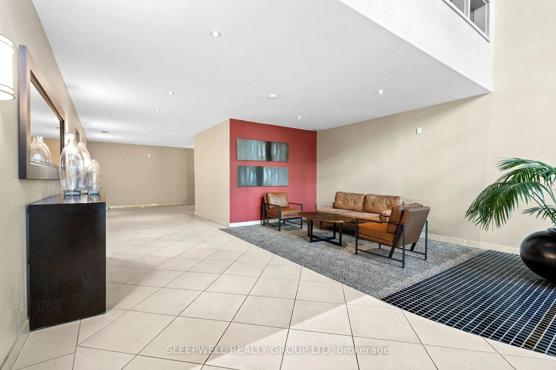 138 Somerset Street W #304