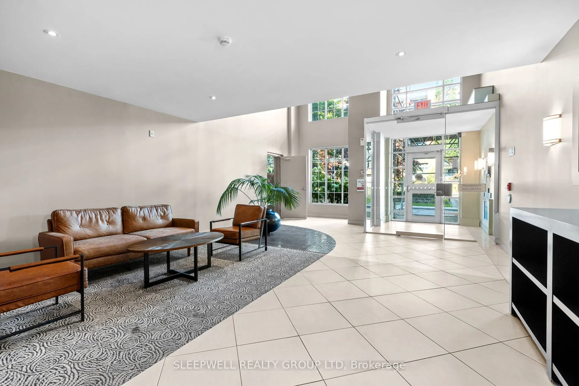 138 Somerset Street W #304