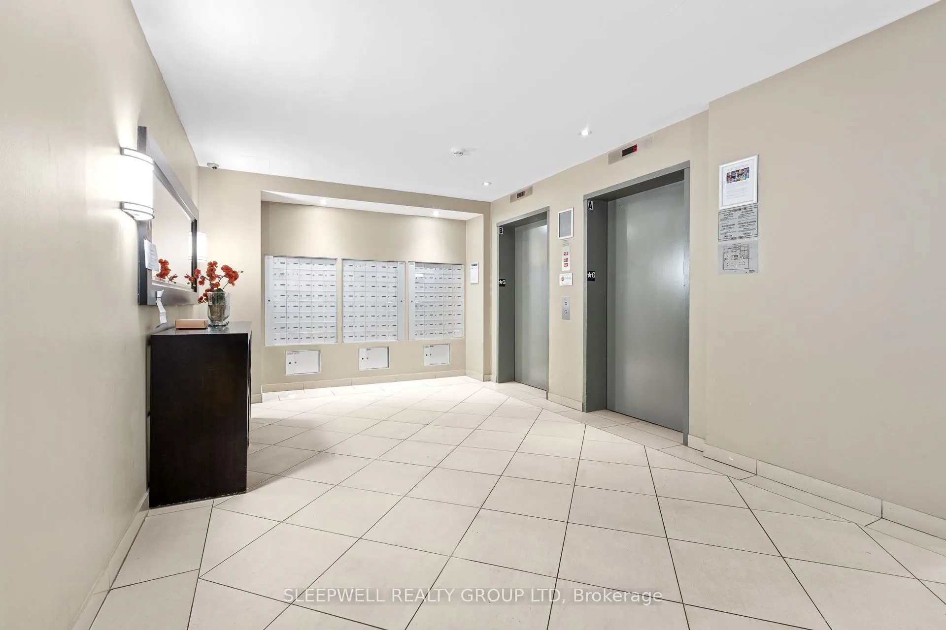 138 Somerset Street W #304