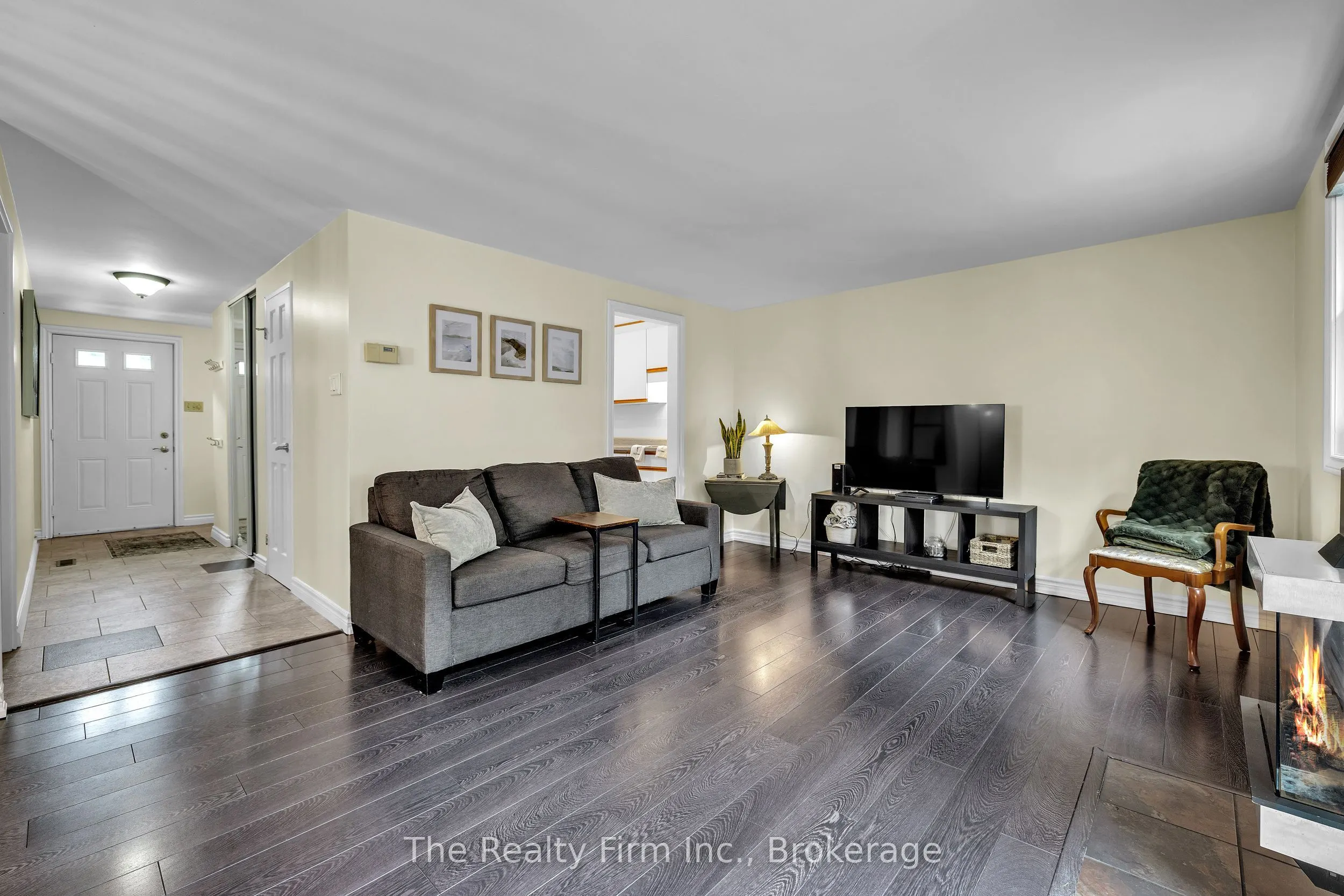 598 Durham Crescent #12