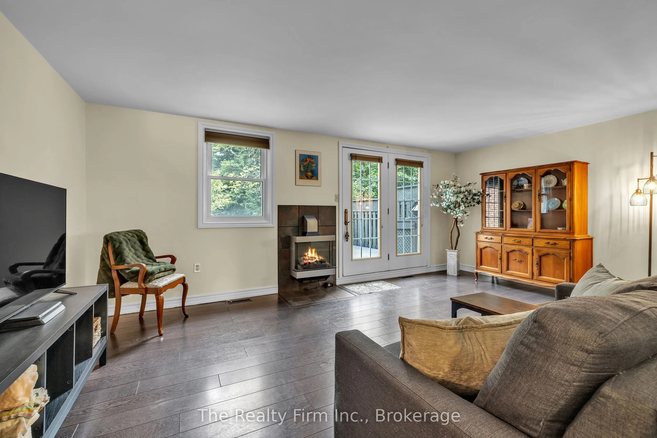 598 Durham Crescent #12