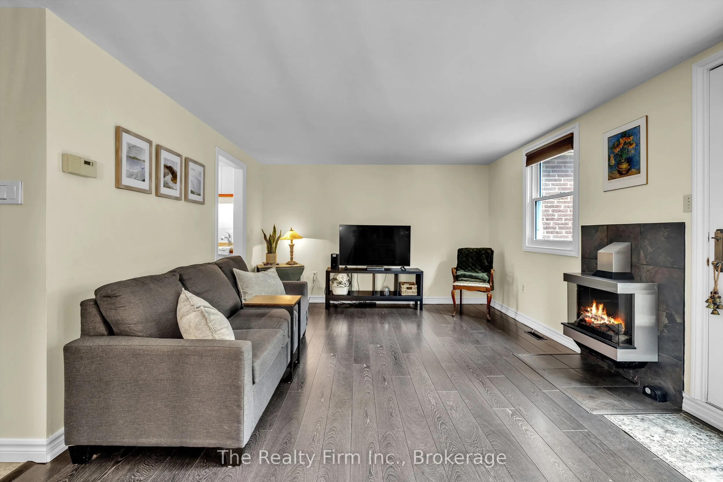 598 Durham Crescent #12
