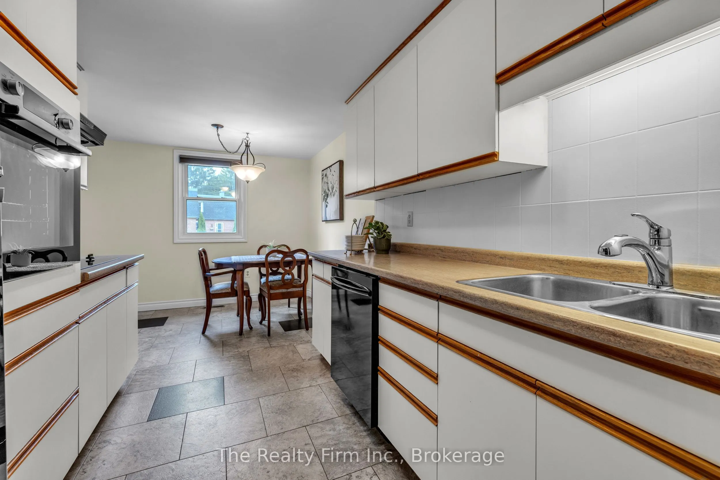 598 Durham Crescent #12