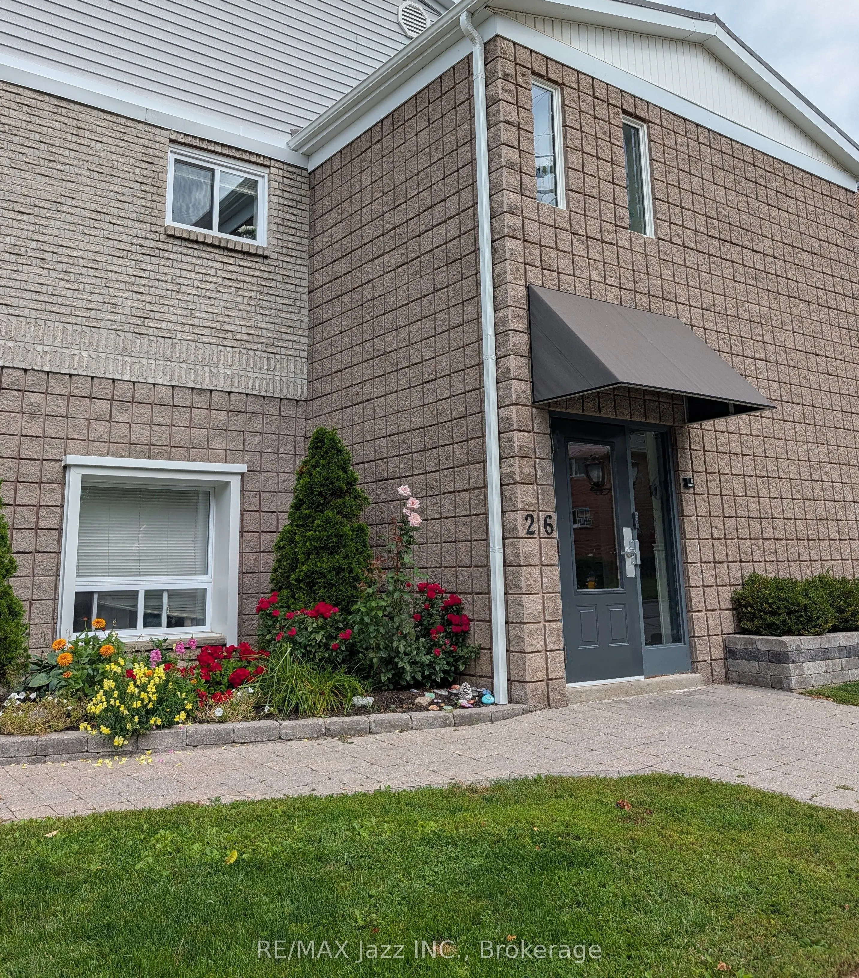 26 Spencer Street E #106