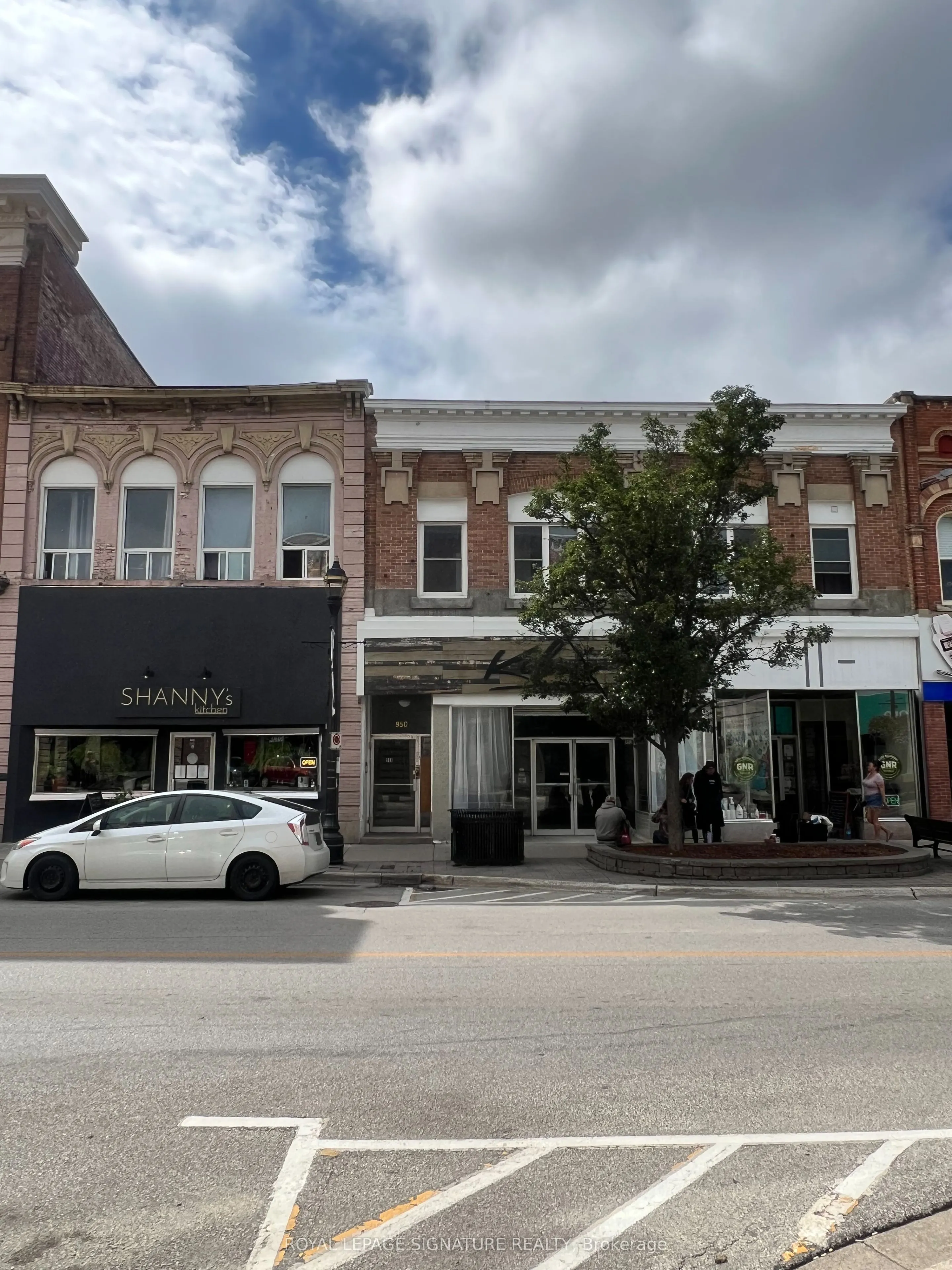 950-956 & 948 2nd Avenue E