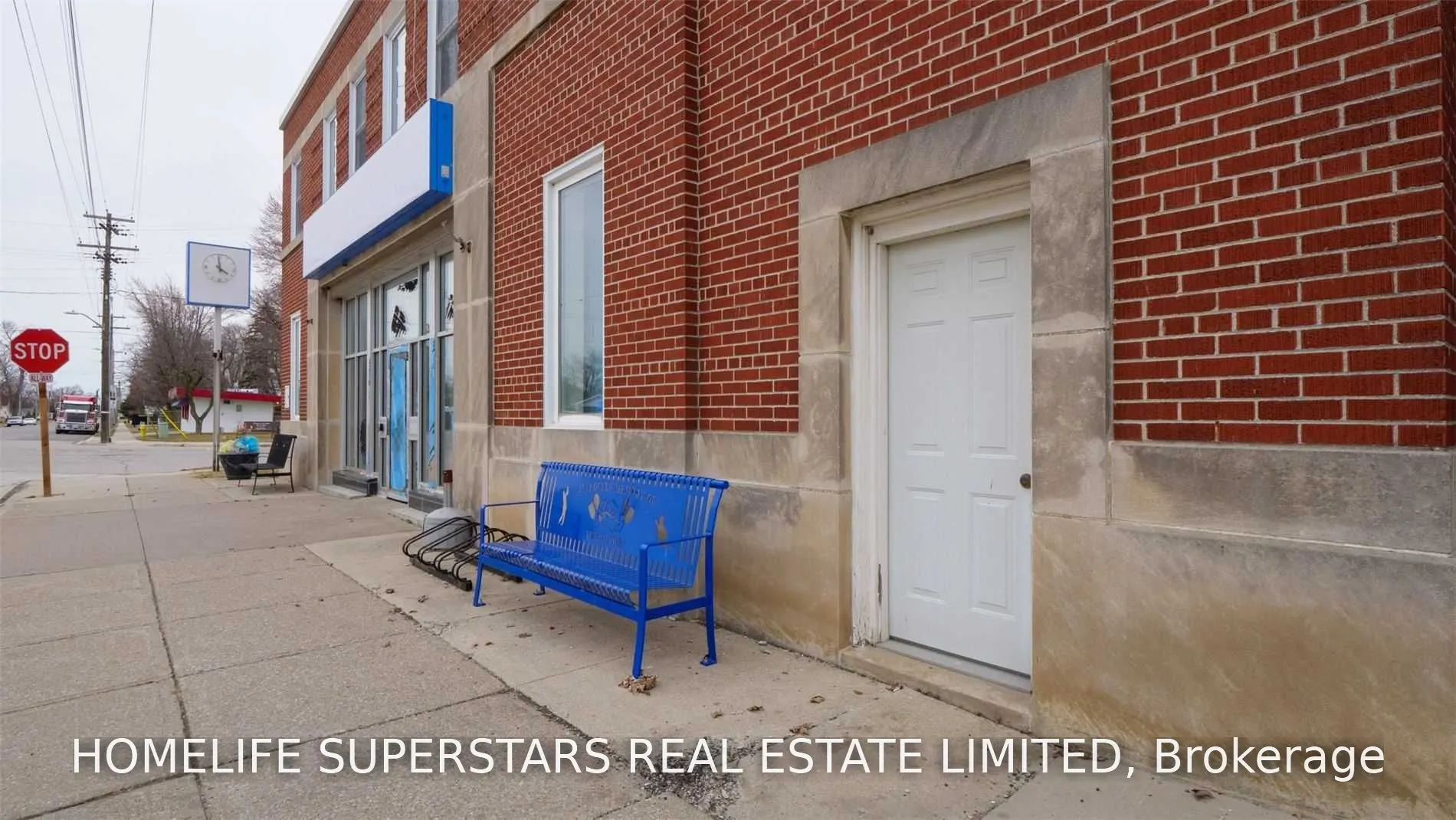 2 Erie Street S