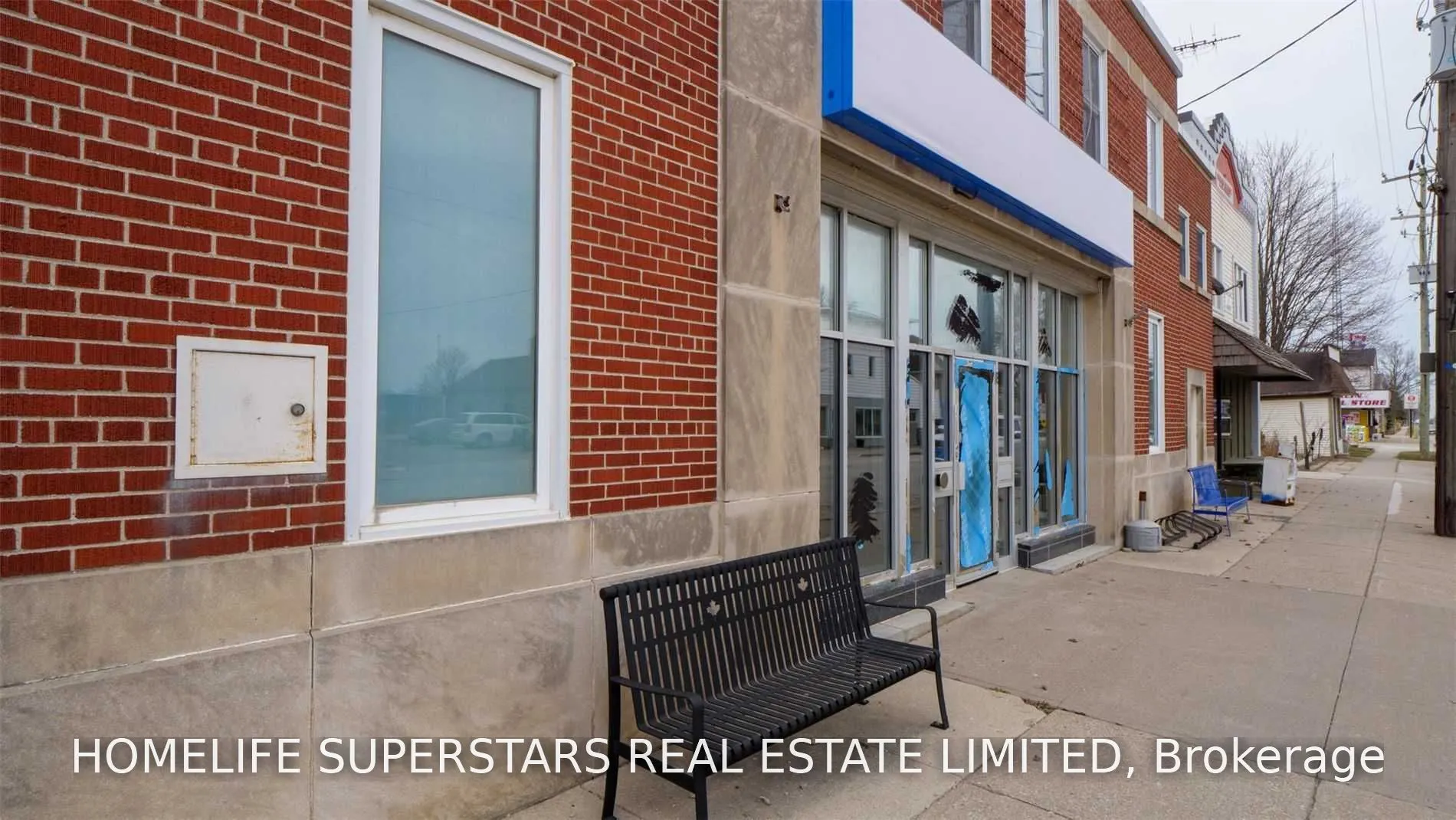 2 Erie Street S